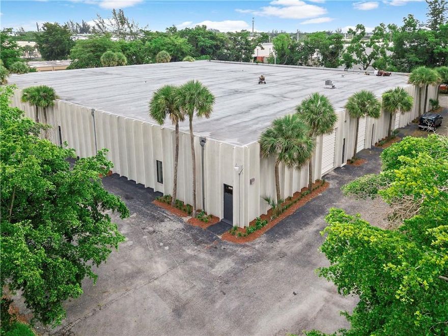 34,596 sq ft Multi Tenant Industrial Building on 3 acres.  Excellent Location in the Coral Springs Corporate park. Newer Roof! 16 ft high Ceilings. Twin T Construction. Owner has secured or Renewed all current leases at Market Rates! Long term established tenants all on 3-5 year leases.  Updated (Nov 12th 2018) NOI $278,000.