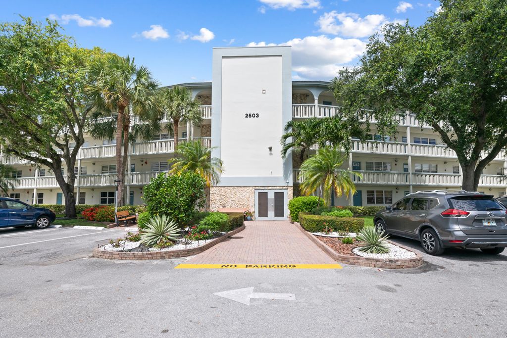 Photo of 2503 Antigua Terrace #E1, Coconut Creek, FL 33066 (MLS # B26037202)