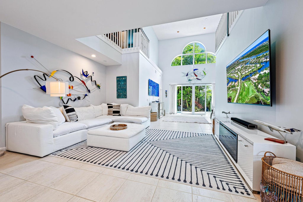 Photo of 123 Augusta Court, Jupiter, FL 33458 (MLS # B26071128)
