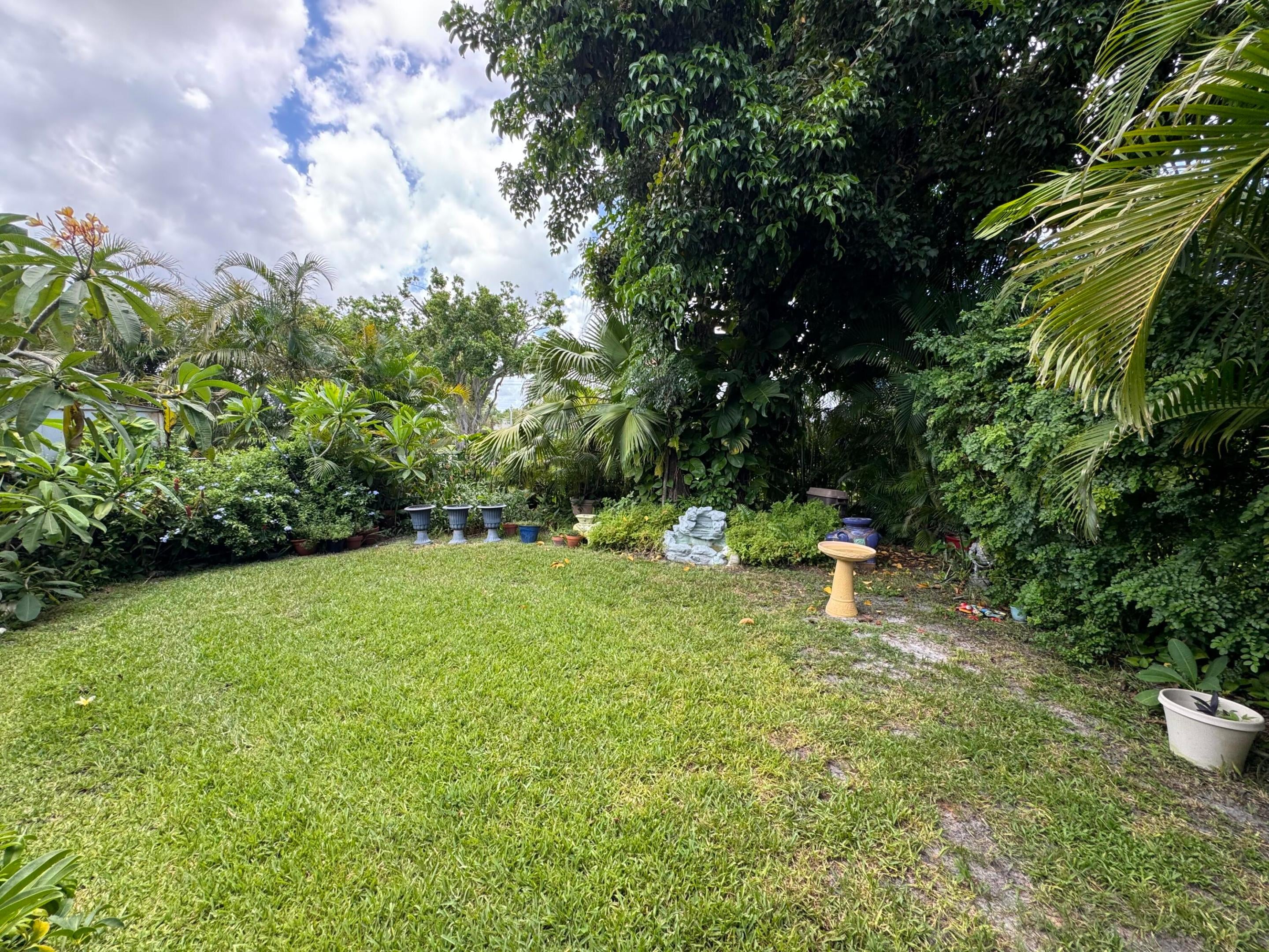 11894 Suellen Circle