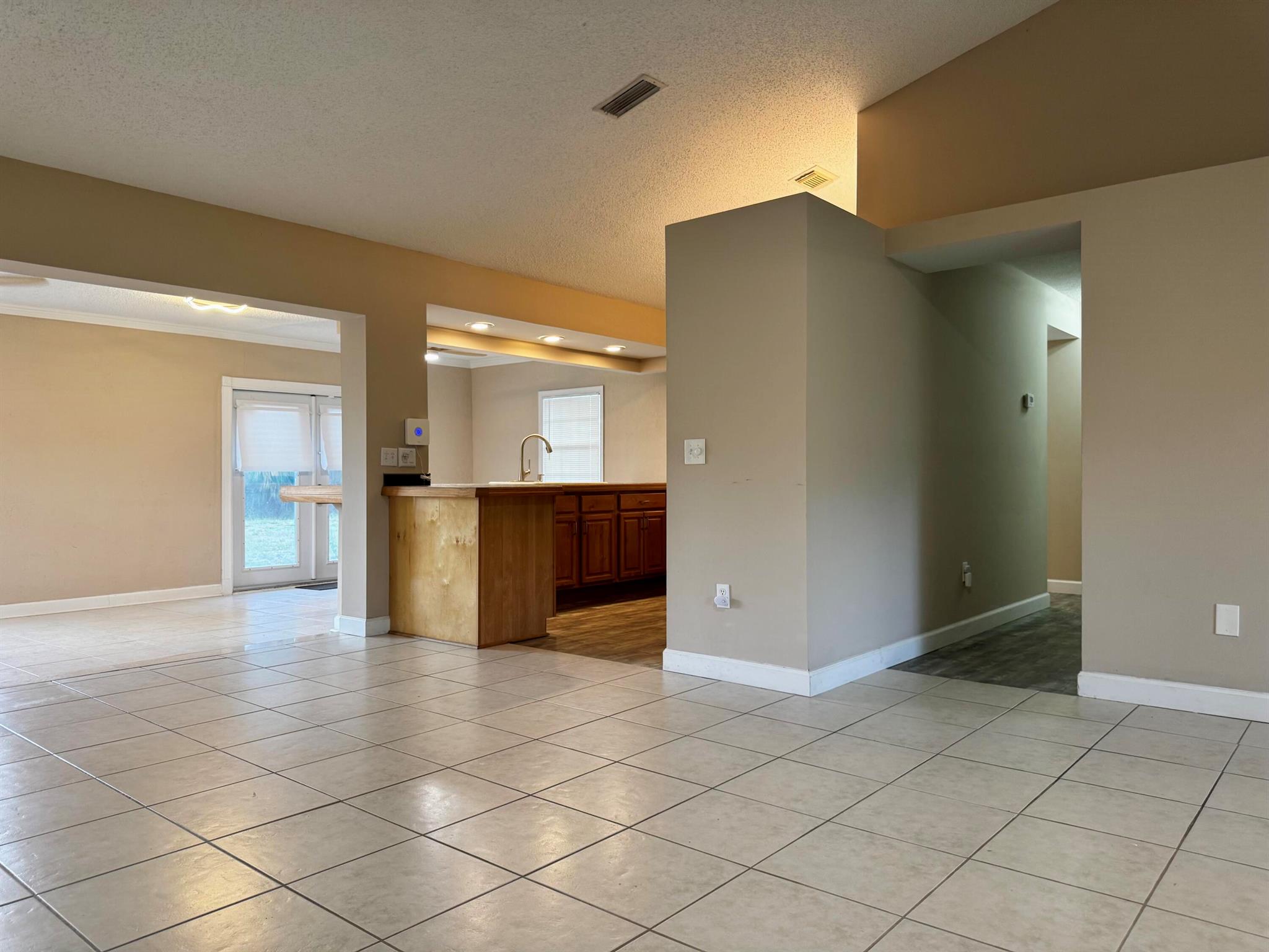 610 SE Forgal Street, Port St Lucie, FL, 34983/$359,500 4 610 SE Forgal Street