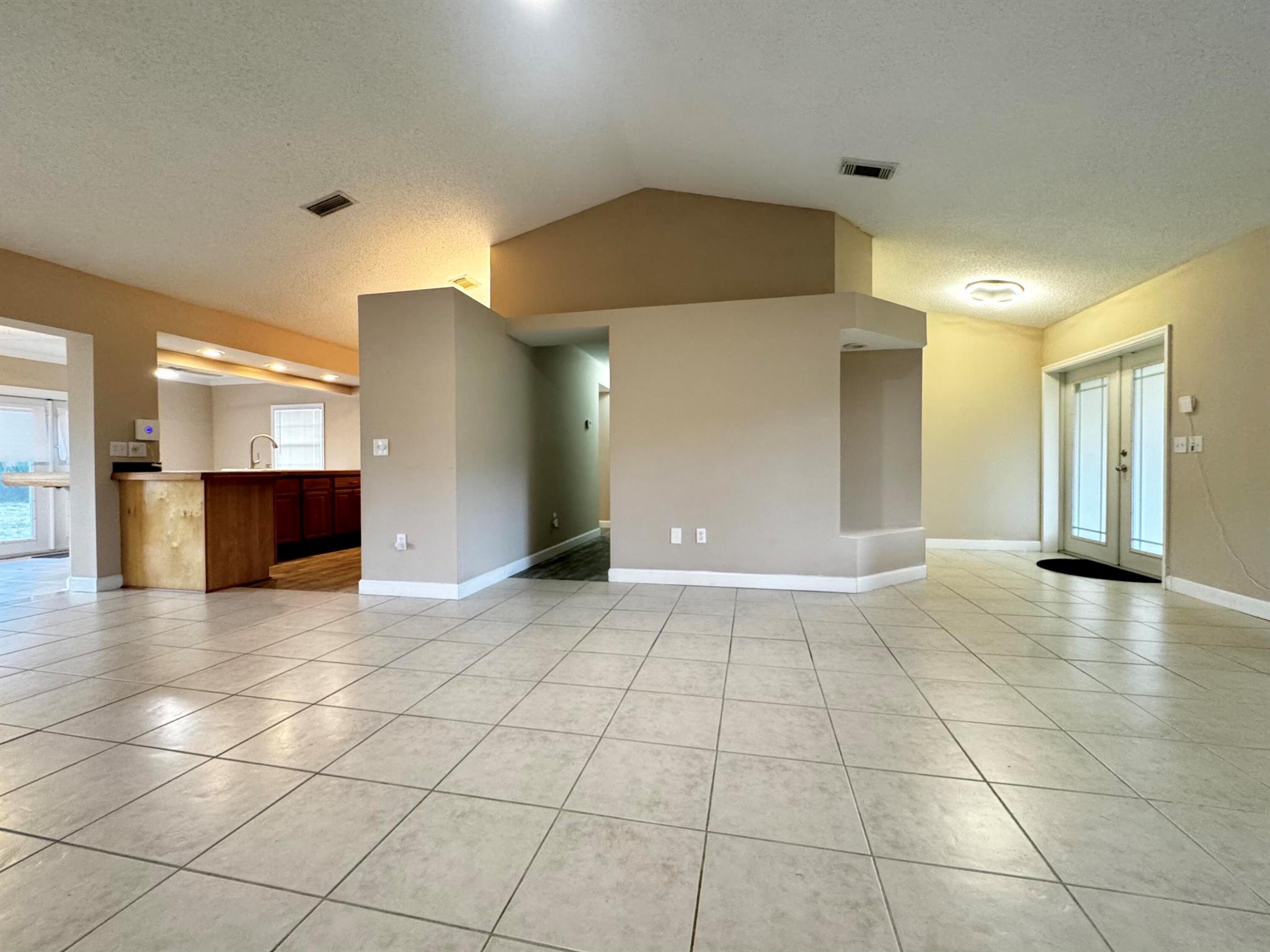 610 SE Forgal Street, Port St Lucie, FL, 34983/$359,500 3 610 SE Forgal Street