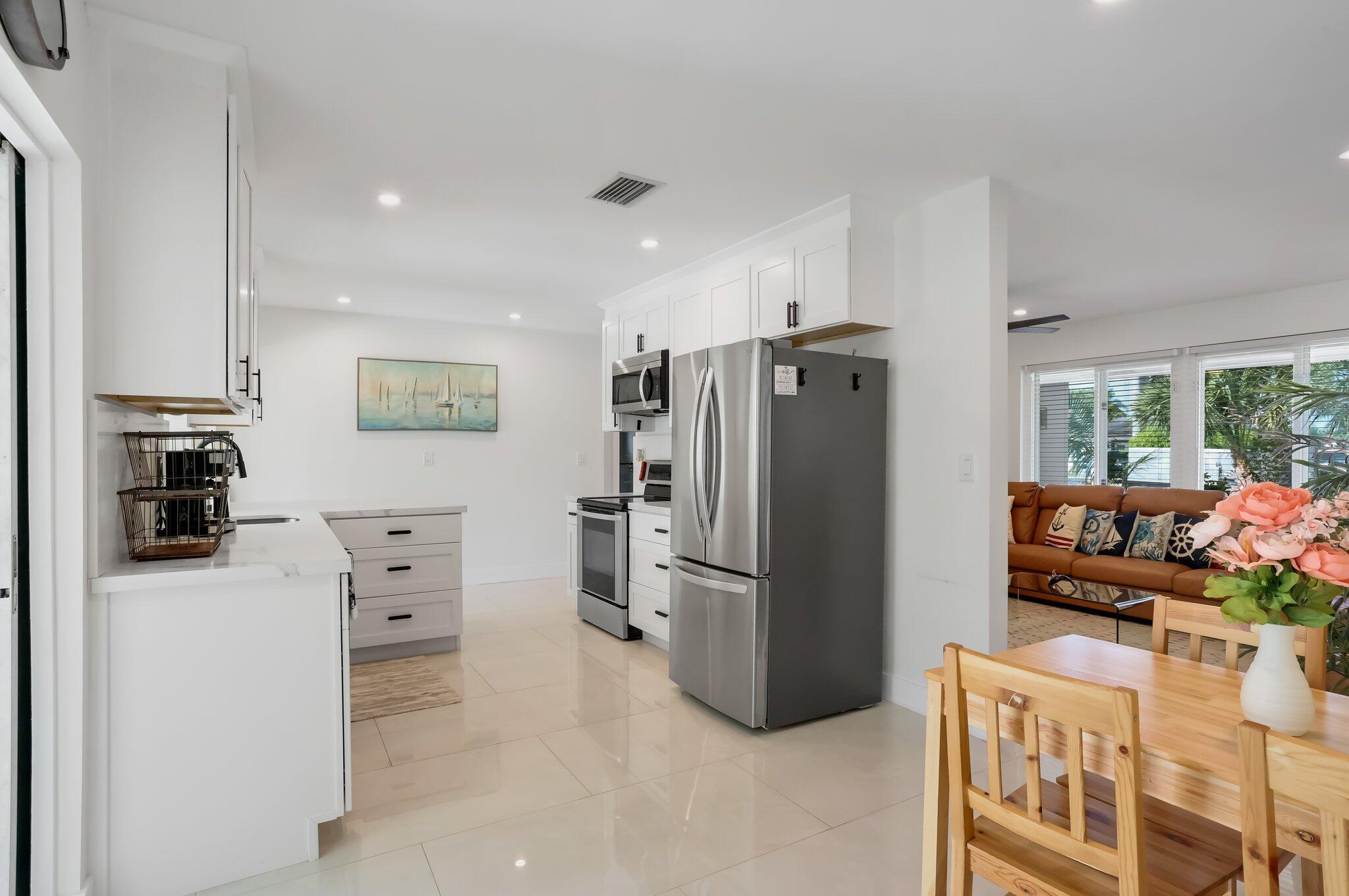 4448 SW 34th Terrace