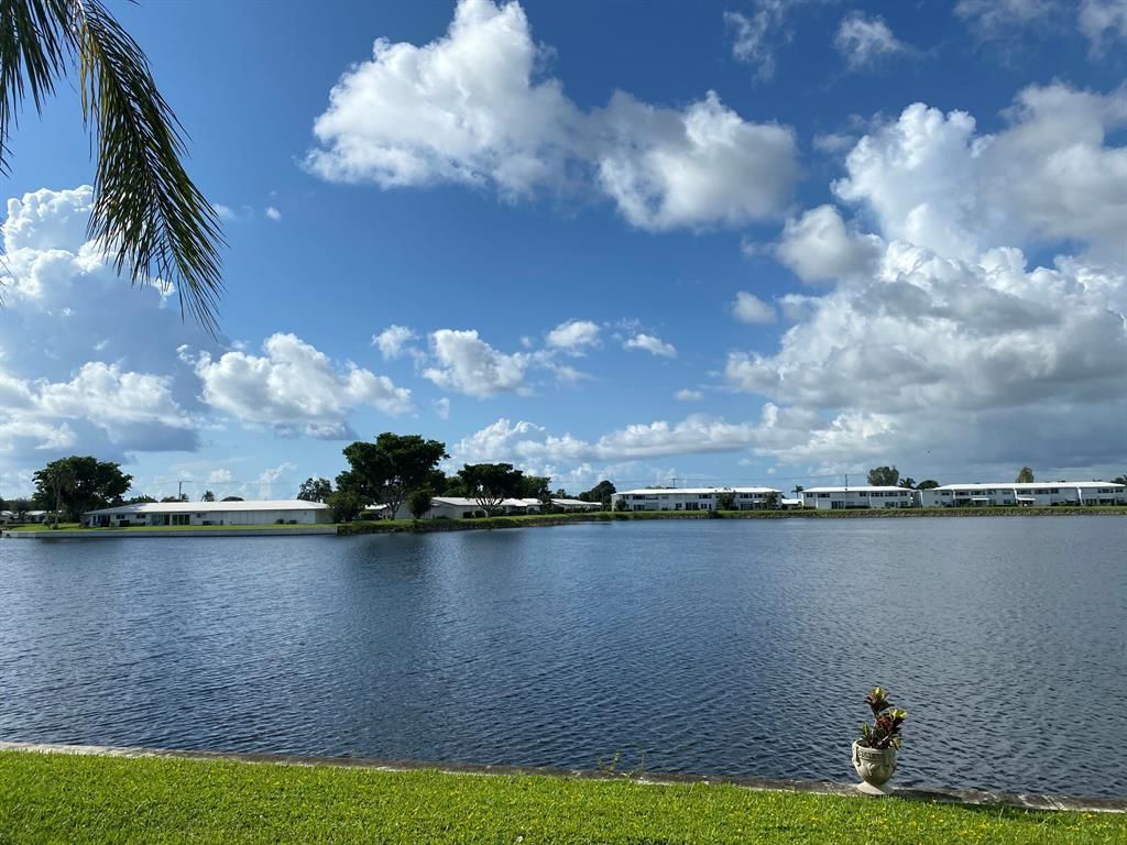 Photo of 1114 Lake Terrace #208, Boynton Beach, FL 33426 (MLS # R10728152)