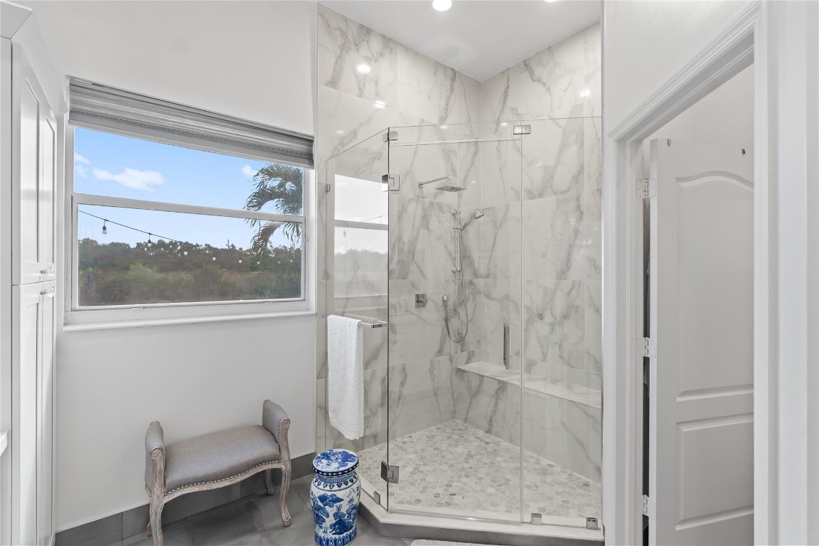 Nautica 164-36 B - Residential