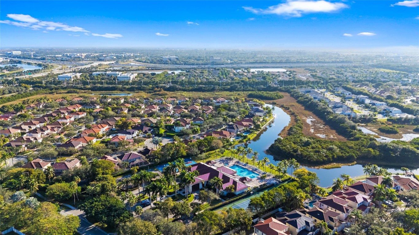 Nautica 164-36 B - Residential