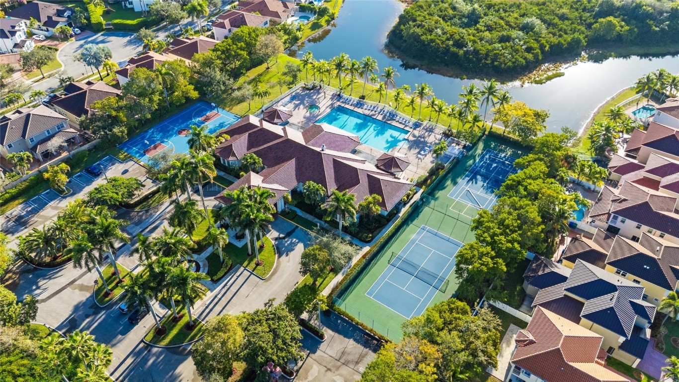 Nautica 164-36 B - Residential