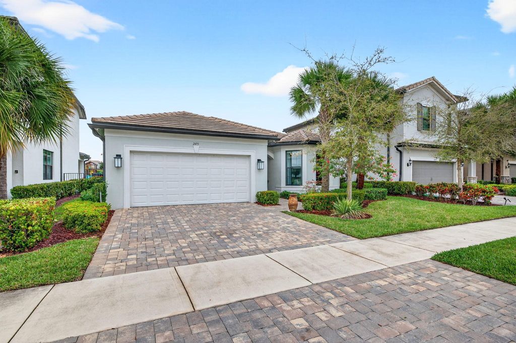 Photo of 2455 Primrose Place, Oakland Park, FL 33309 (MLS # B26003836)