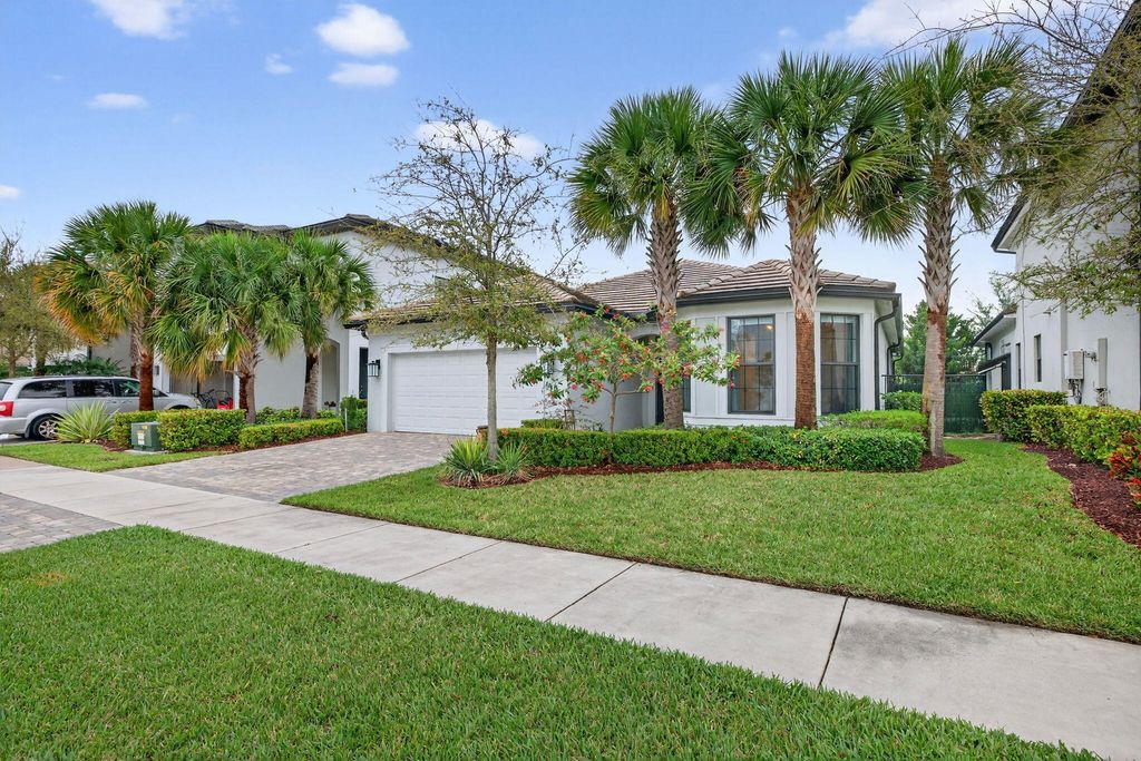 Photo of 2455 Primrose Place, Oakland Park, FL 33309 (MLS # B26003836)