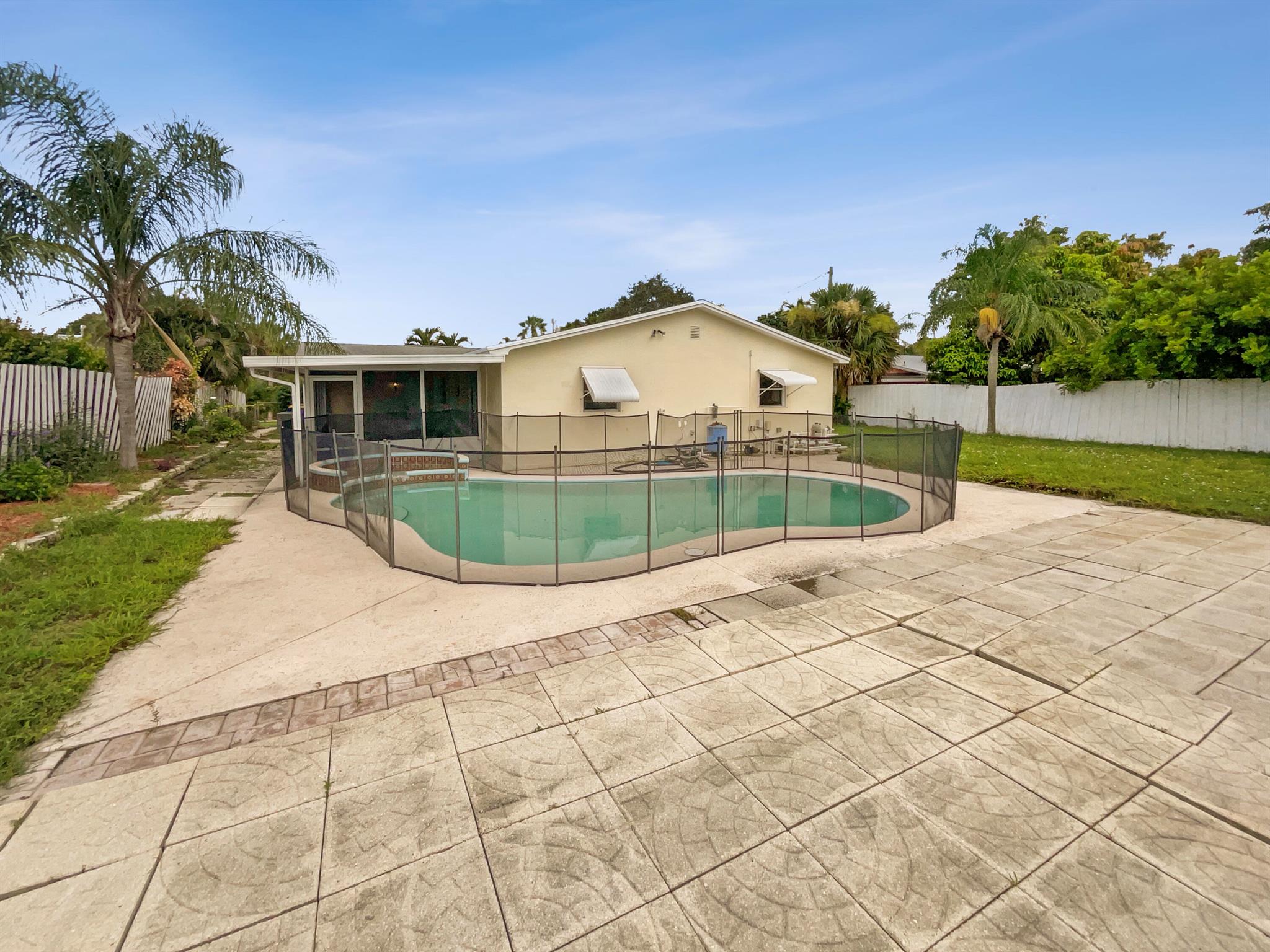 CORONA DEL RIO - Residential