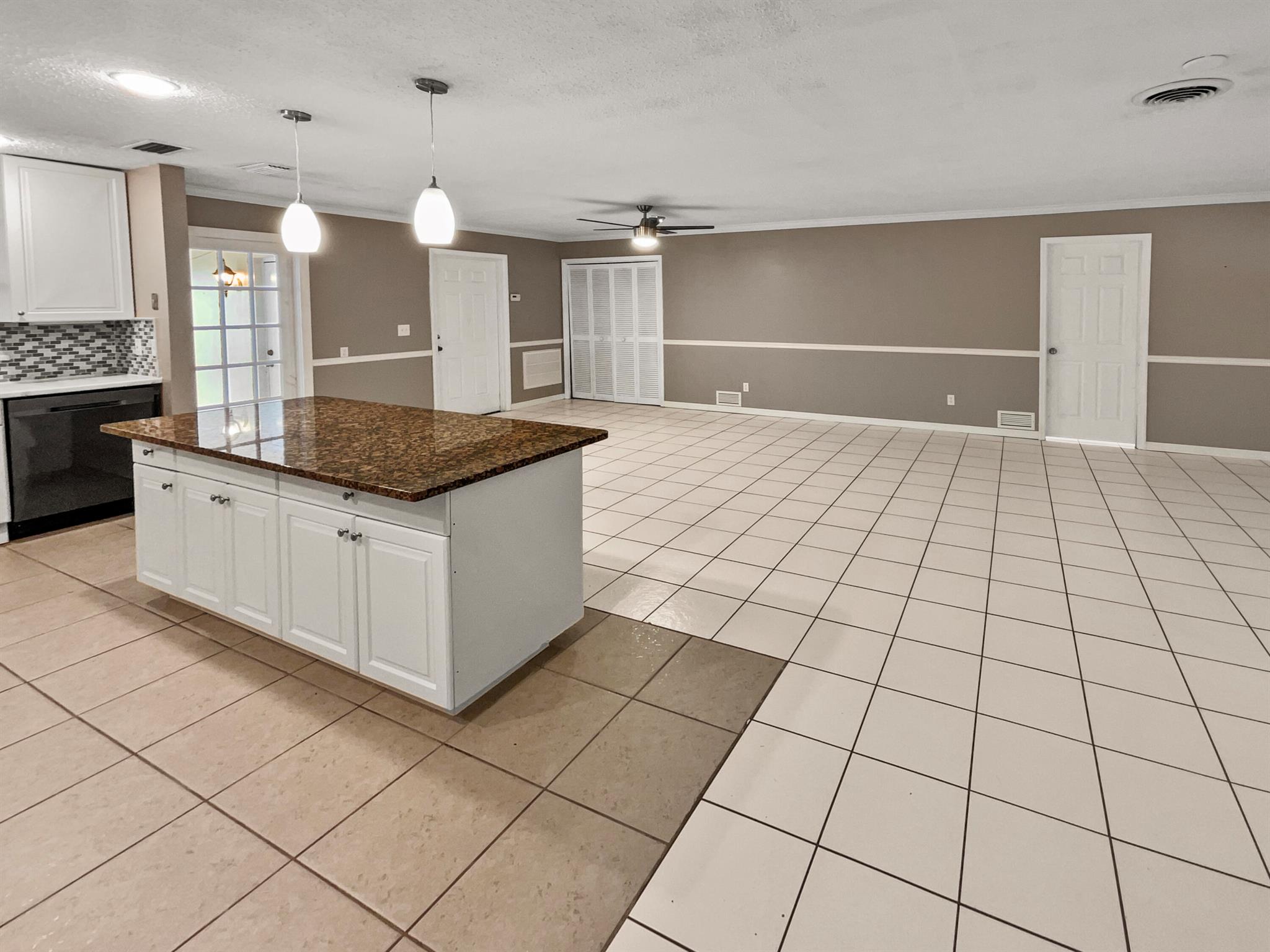 CORONA DEL RIO - Residential