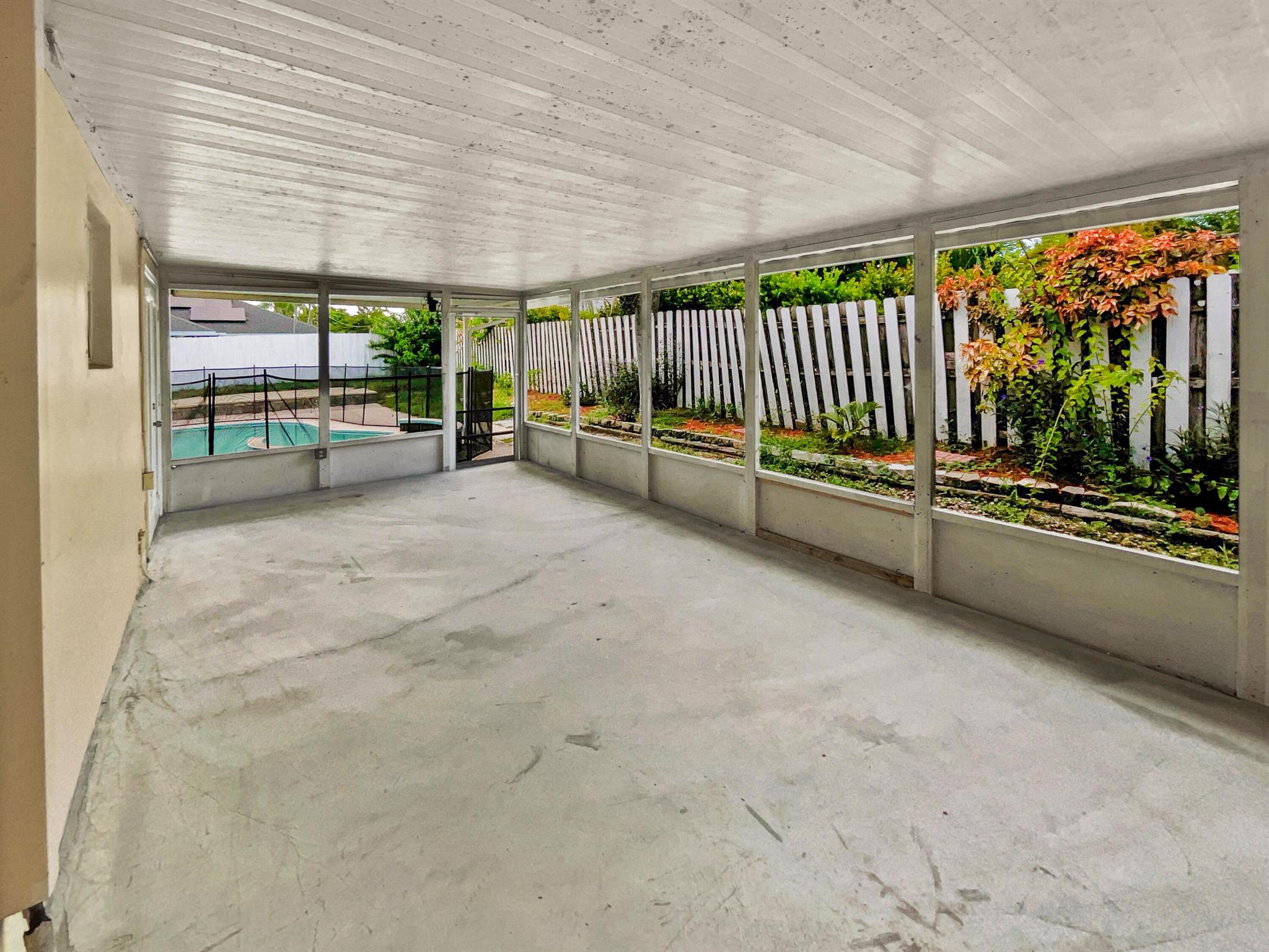 CORONA DEL RIO - Residential