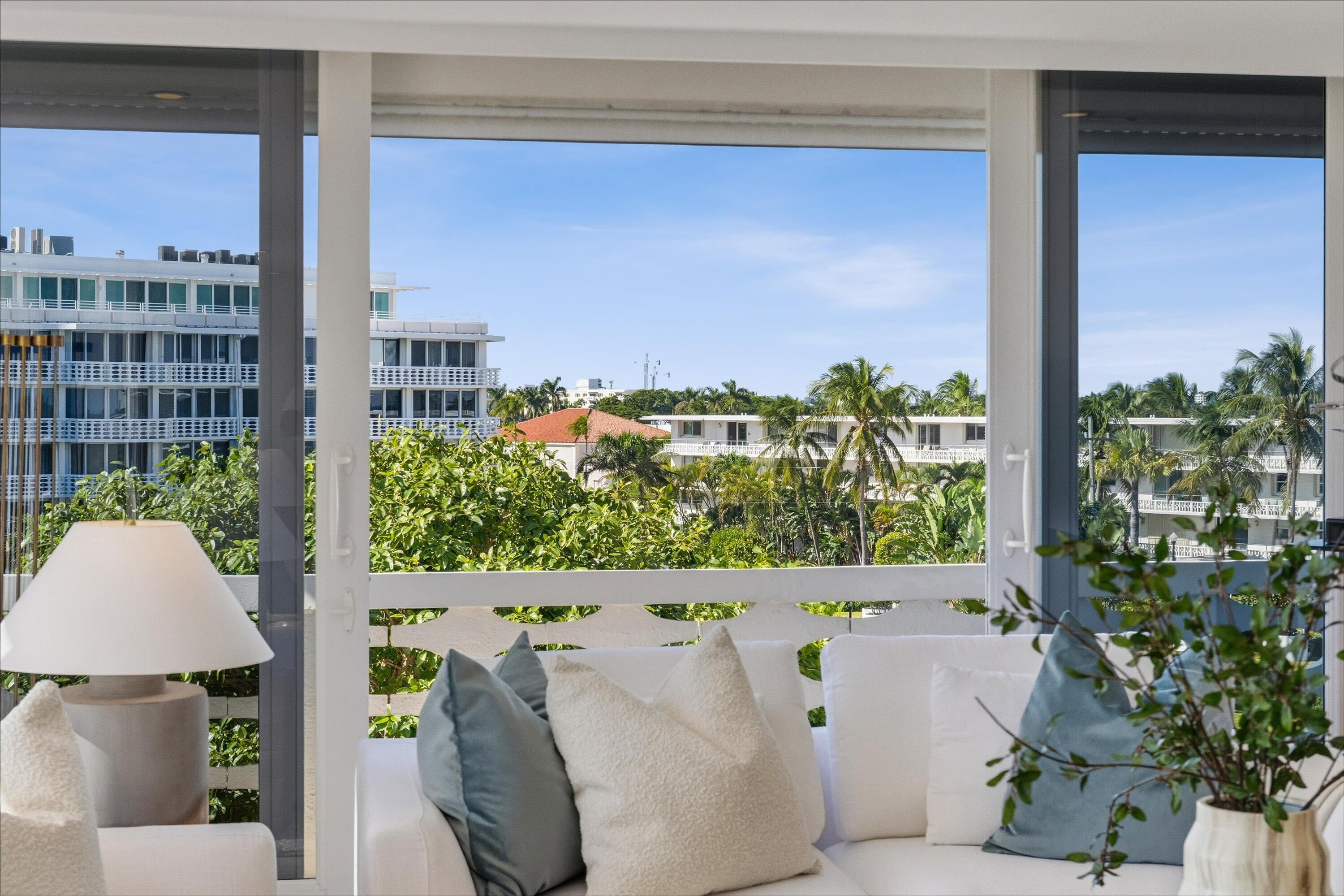 100 Sunrise Avenue 520/521