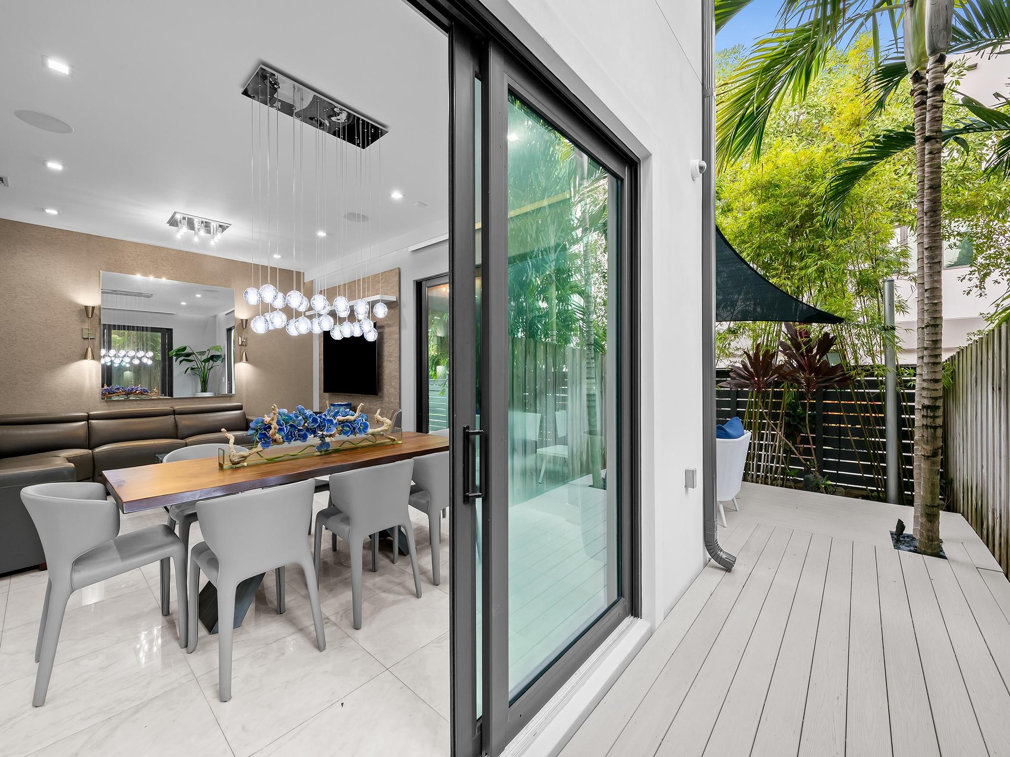 CHS OF SW1/4 OF NE1/4 LYI - Residential