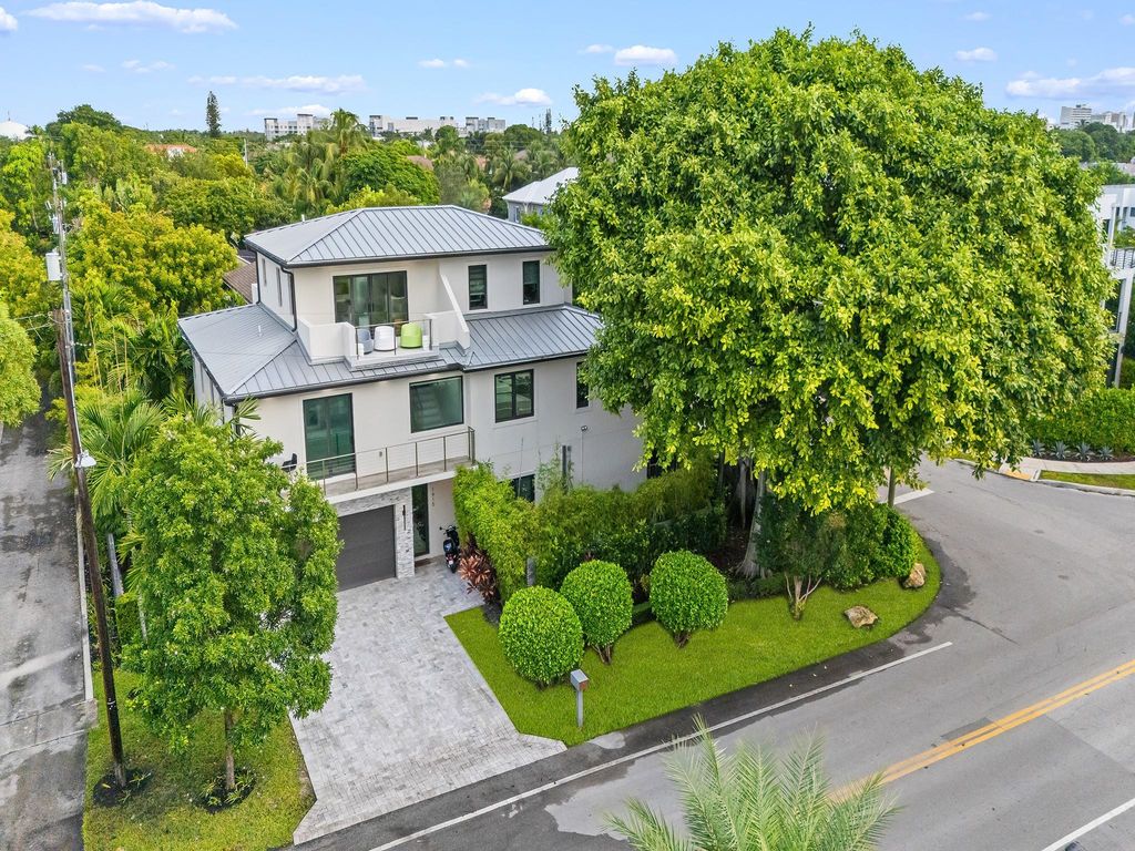 Photo of 1415 NE 6th St, Fort Lauderdale, FL 33304 (MLS # F10533673)