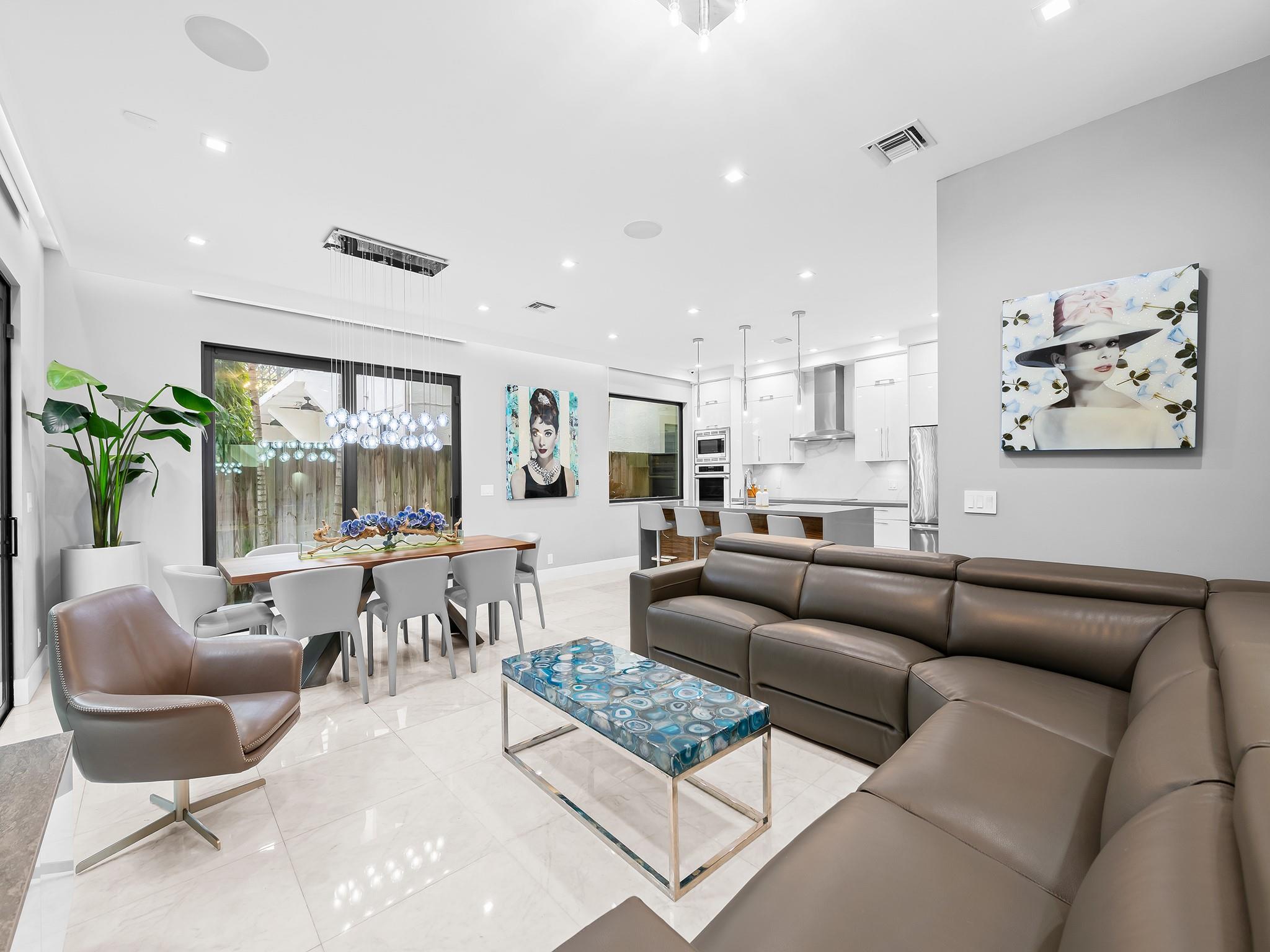 CHS OF SW1/4 OF NE1/4 LYI - Residential