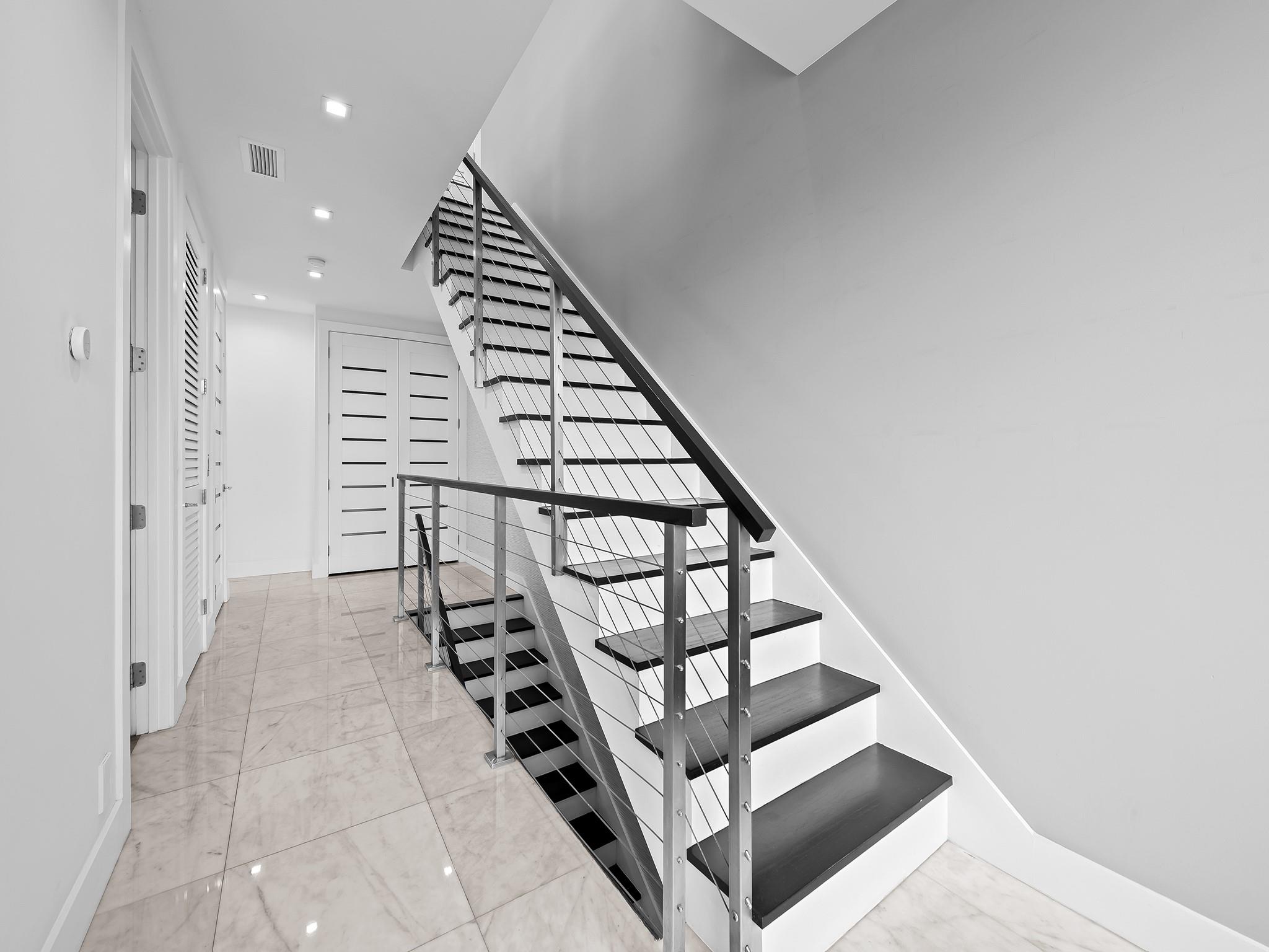 CHS OF SW1/4 OF NE1/4 LYI - Residential