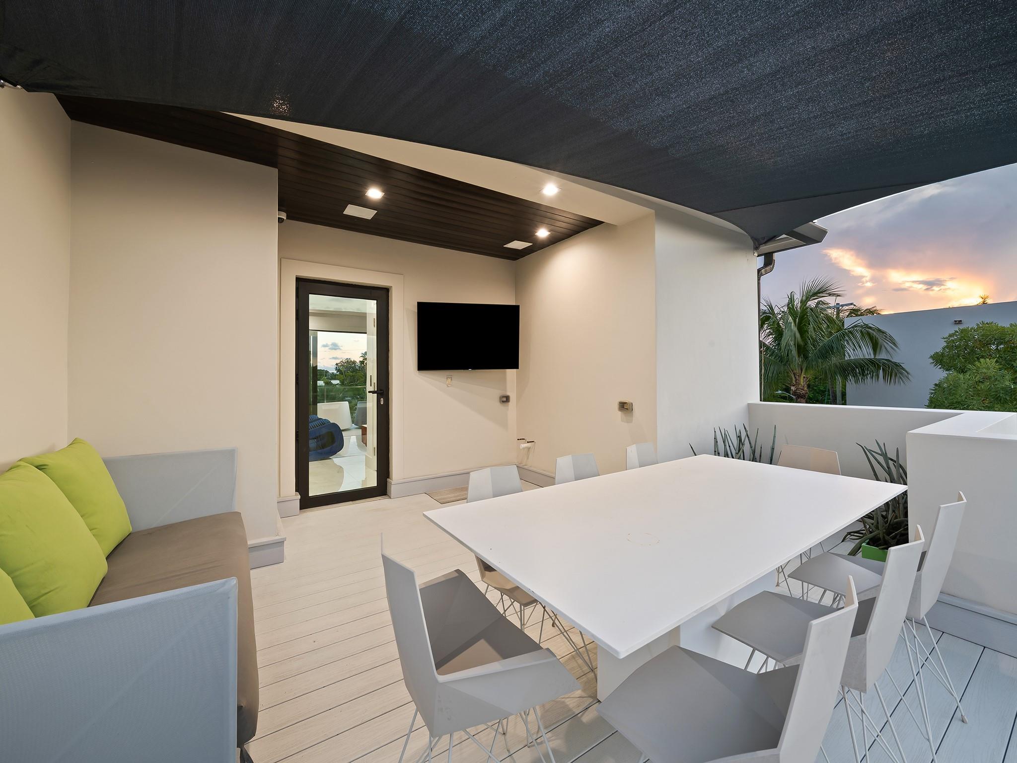 CHS OF SW1/4 OF NE1/4 LYI - Residential