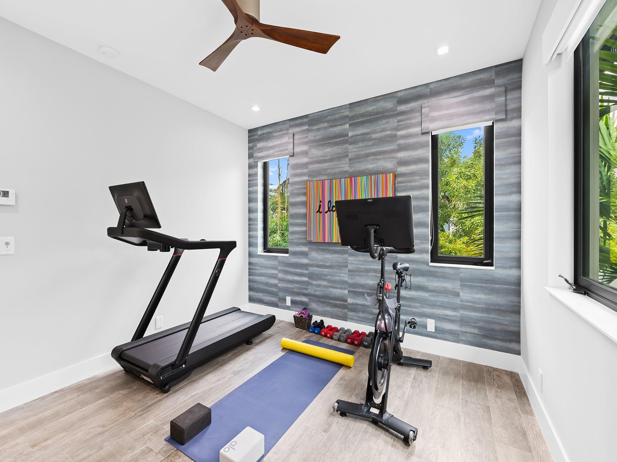 CHS OF SW1/4 OF NE1/4 LYI - Residential