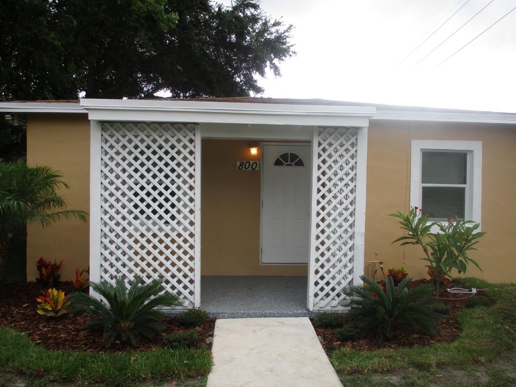 Photo of 800 NW 15th Ter, Fort Lauderdale, FL 33311 (MLS # F10450729)