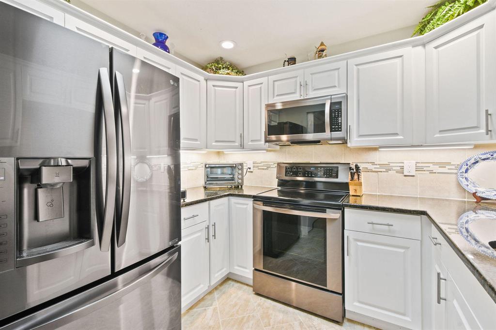 JENSEN PARK VILLAS SEC 1 - Residential