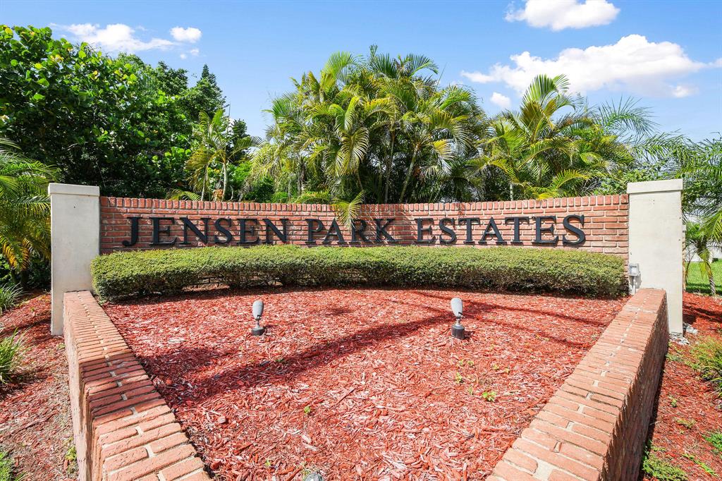 JENSEN PARK VILLAS SEC 1 - Residential