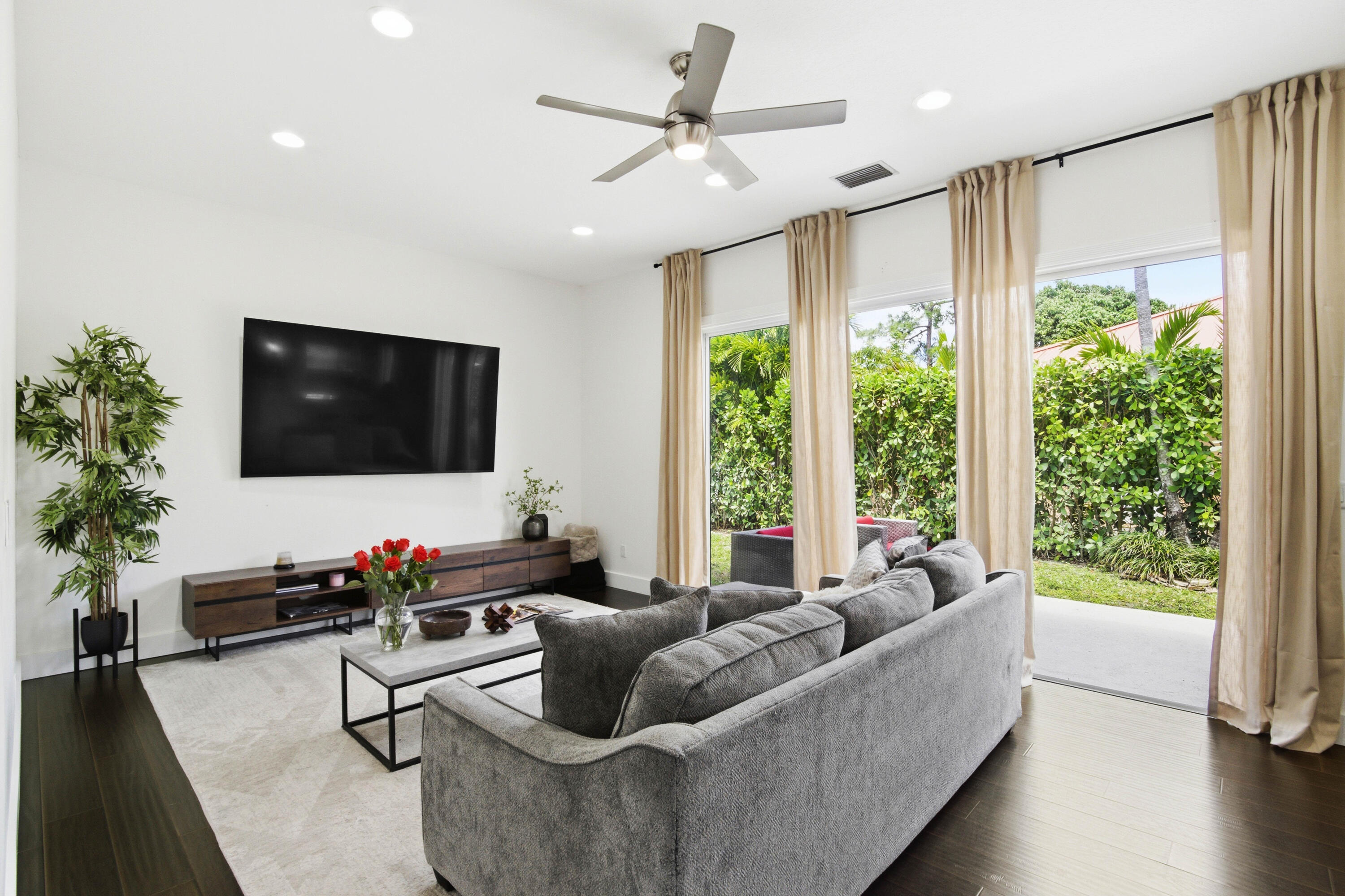 CYPRESS HEAD UNIT 1 - Residential Lease