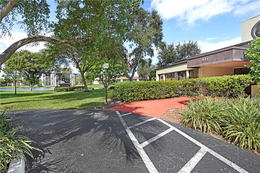 Meadowridge East - Residential