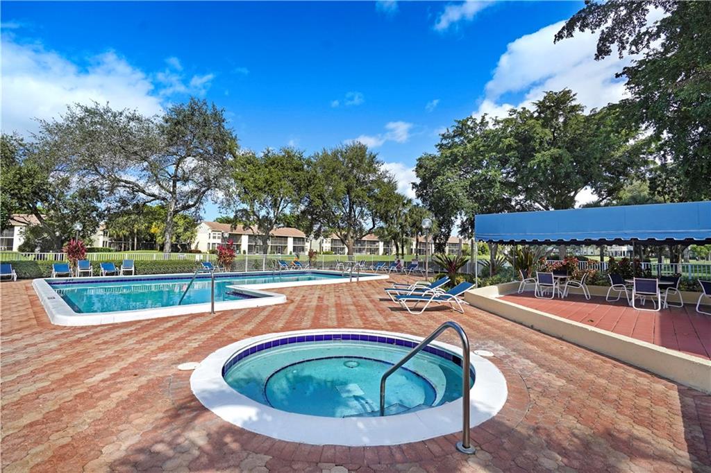 Meadowridge East - Residential