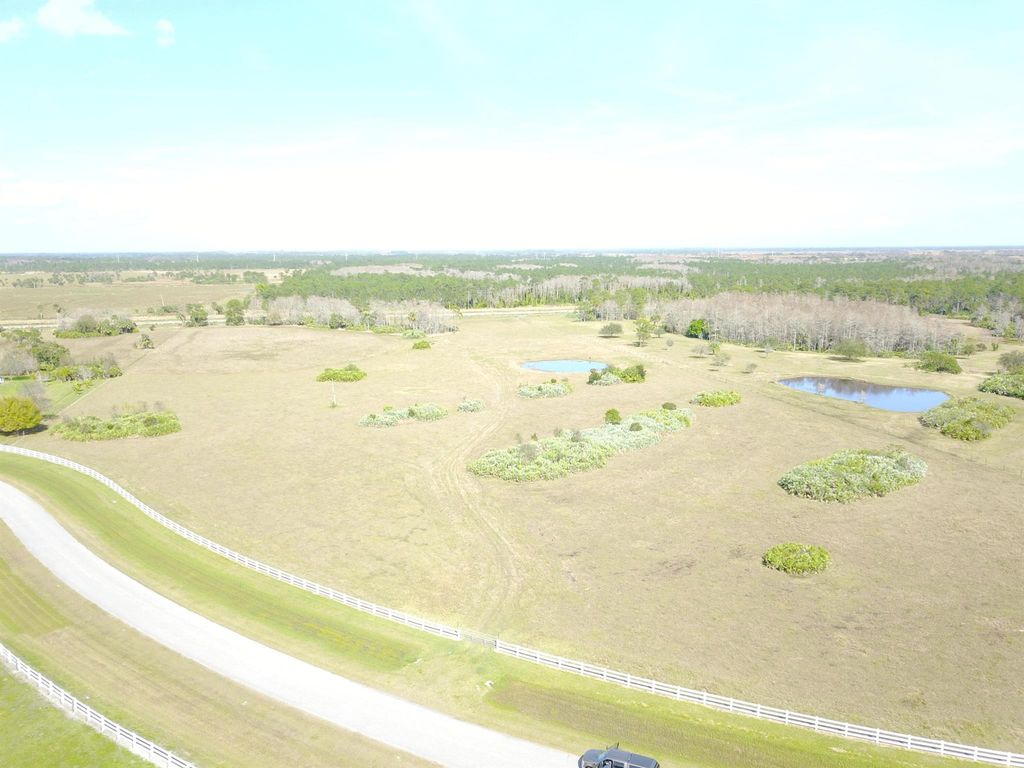 Photo of 2171 SW Trailside Path, Stuart, FL 34997 (MLS # R10965675)