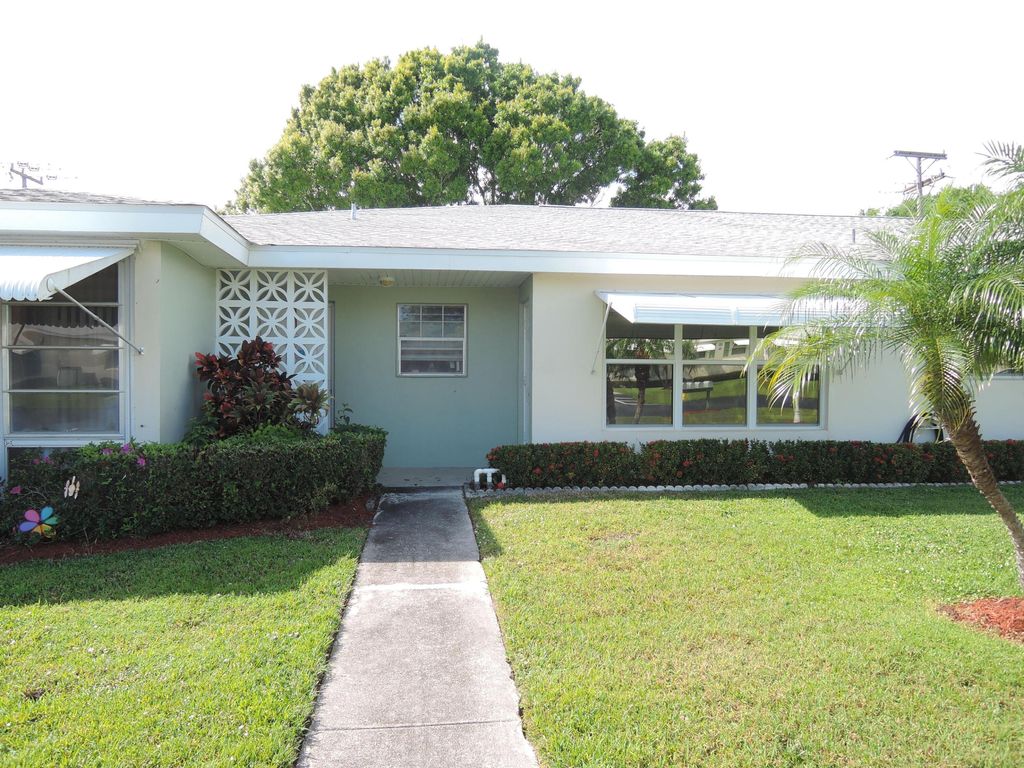 Photo of 113 Lakes End Drive #Apt B (E), Fort Pierce, FL 34982 (MLS # R10960719)