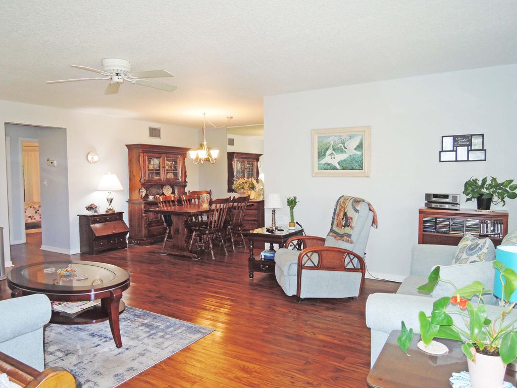 Photo of 113 Lakes End Drive #Apt B (E), Fort Pierce, FL 34982 (MLS # R10960719)