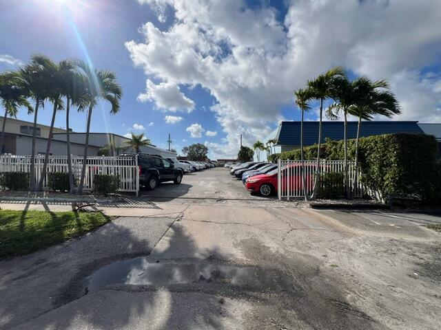 1320 S Killian Drive
