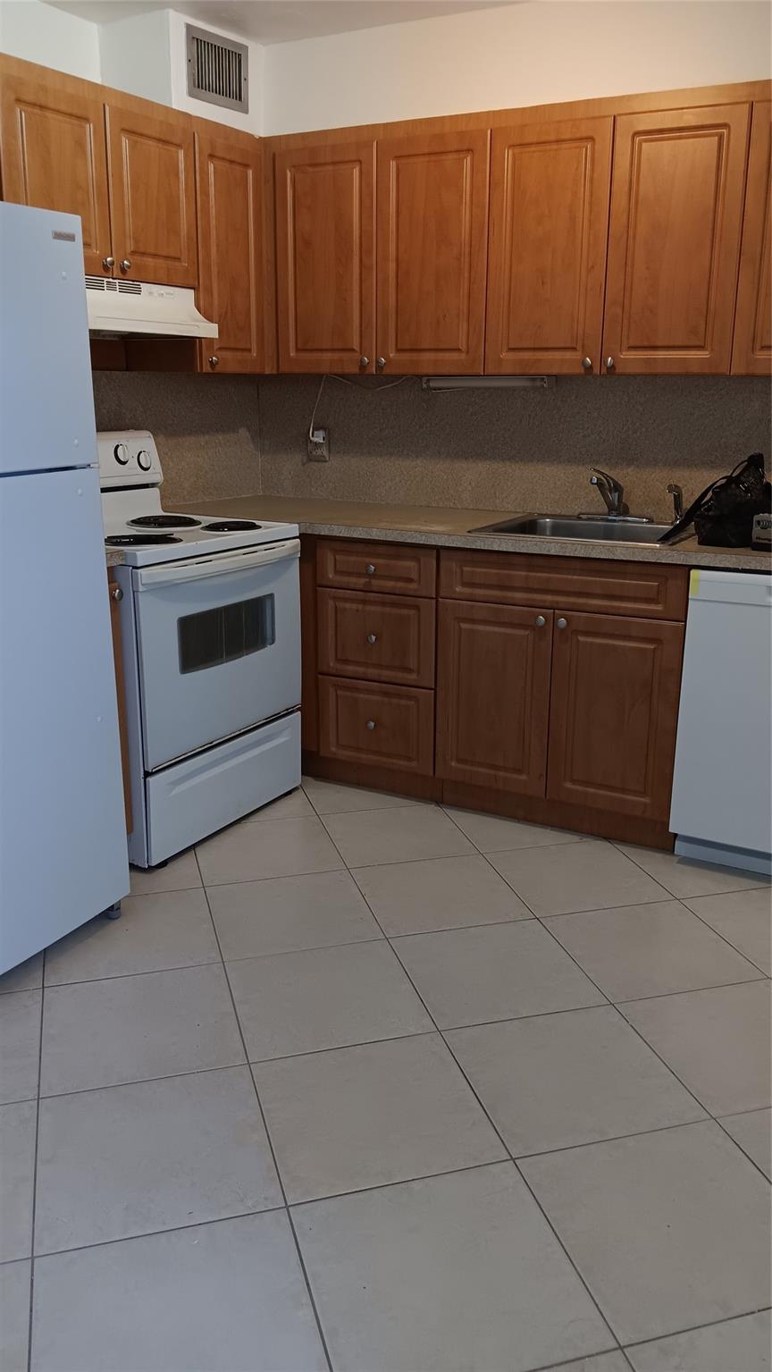 MARLBORO ESTATES CONDO - Residential Lease