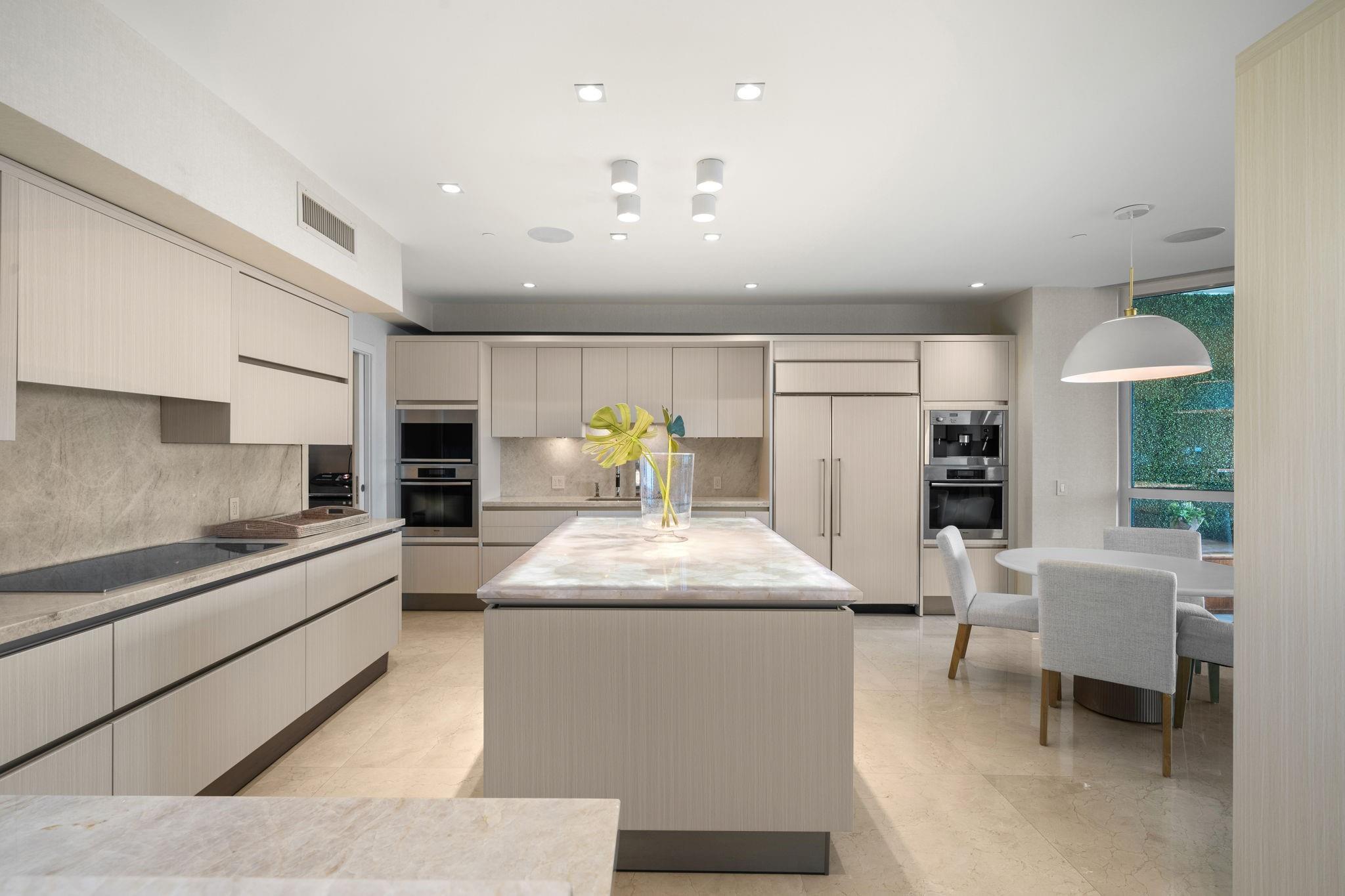 LAS OLAS BEACH CLUB - Residential