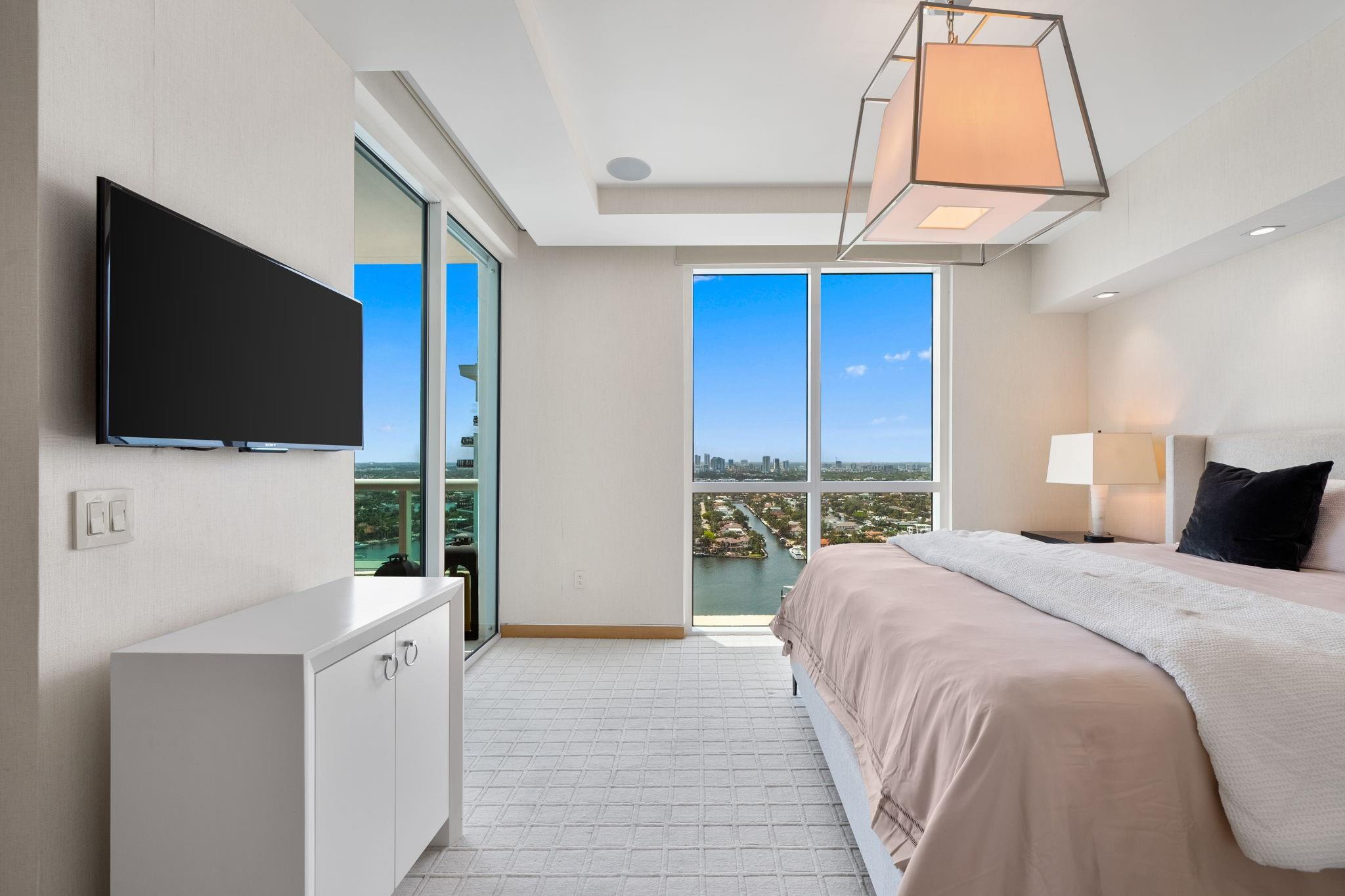 LAS OLAS BEACH CLUB - Residential