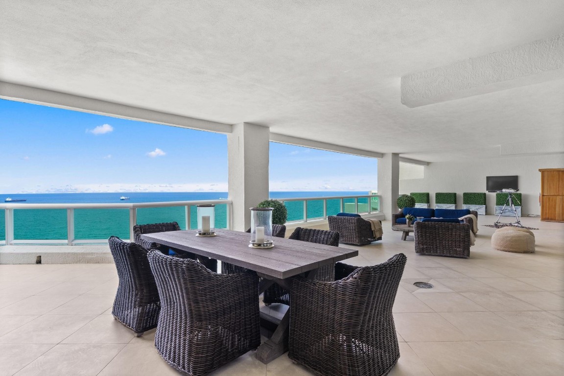 LAS OLAS BEACH CLUB - Residential