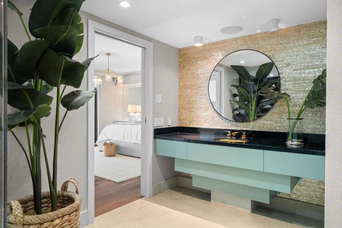 LAS OLAS BEACH CLUB - Residential