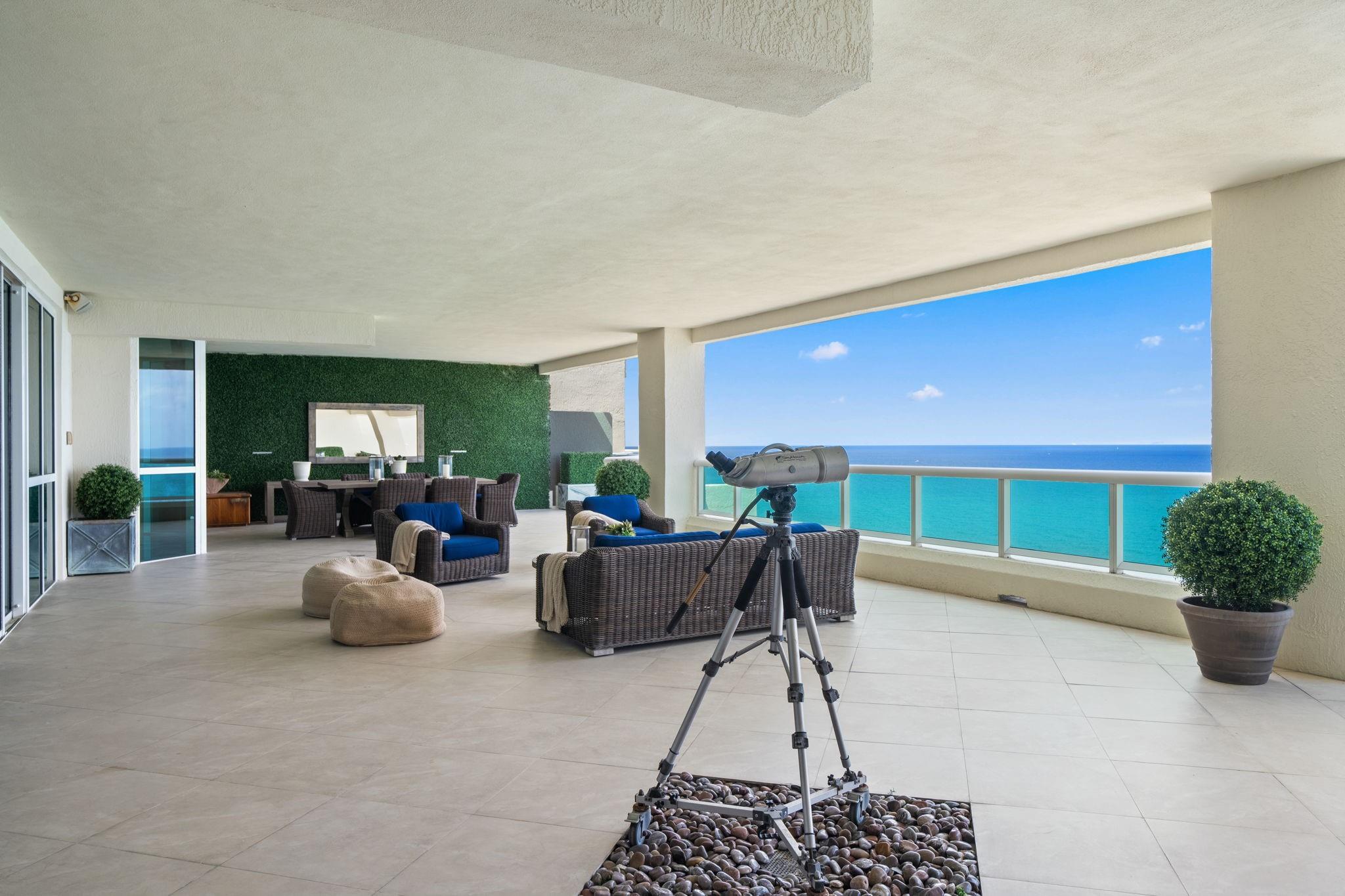 LAS OLAS BEACH CLUB - Residential