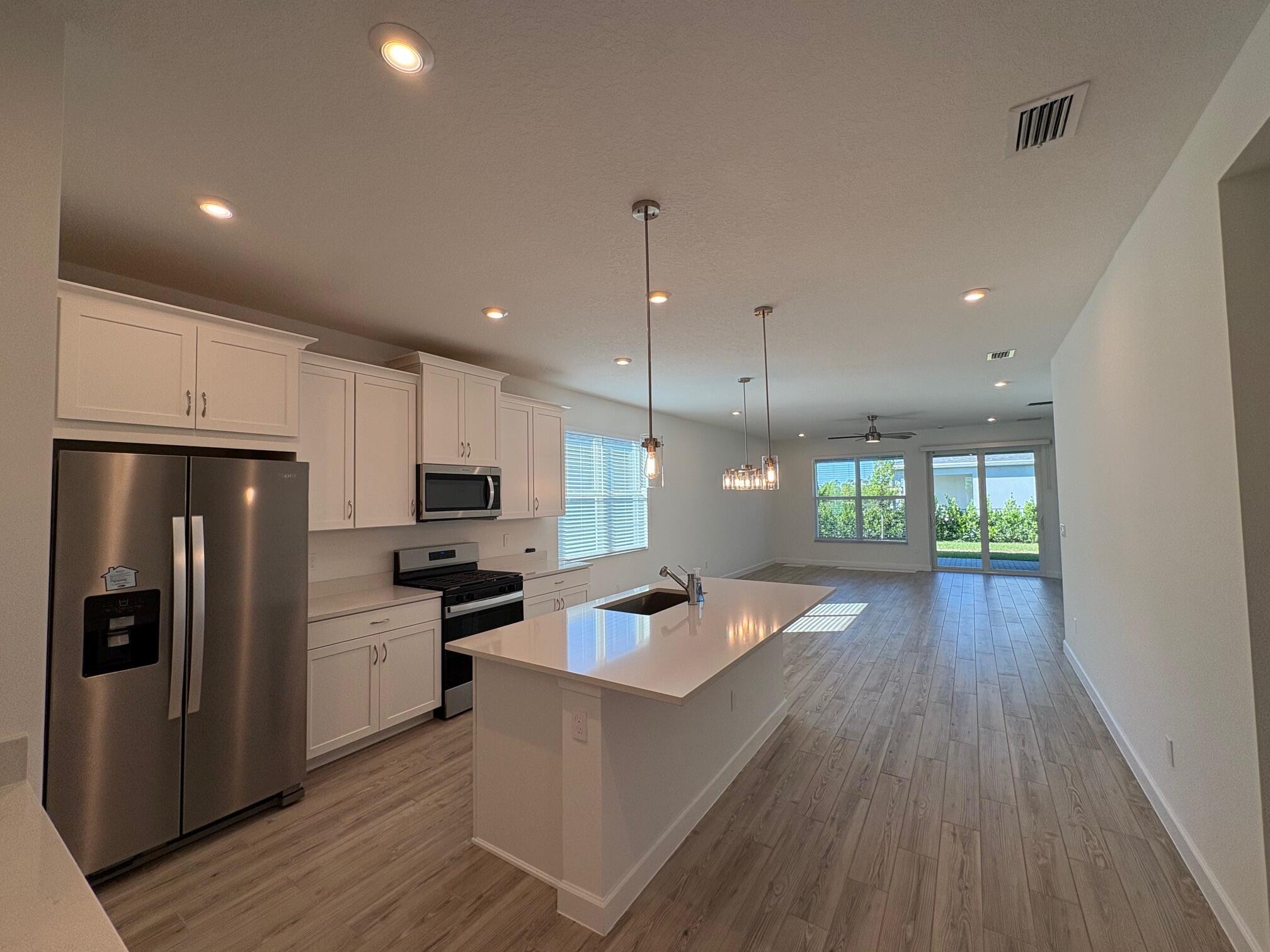 SOUTHERN GROVE PARCEL 28 - Residential Lease