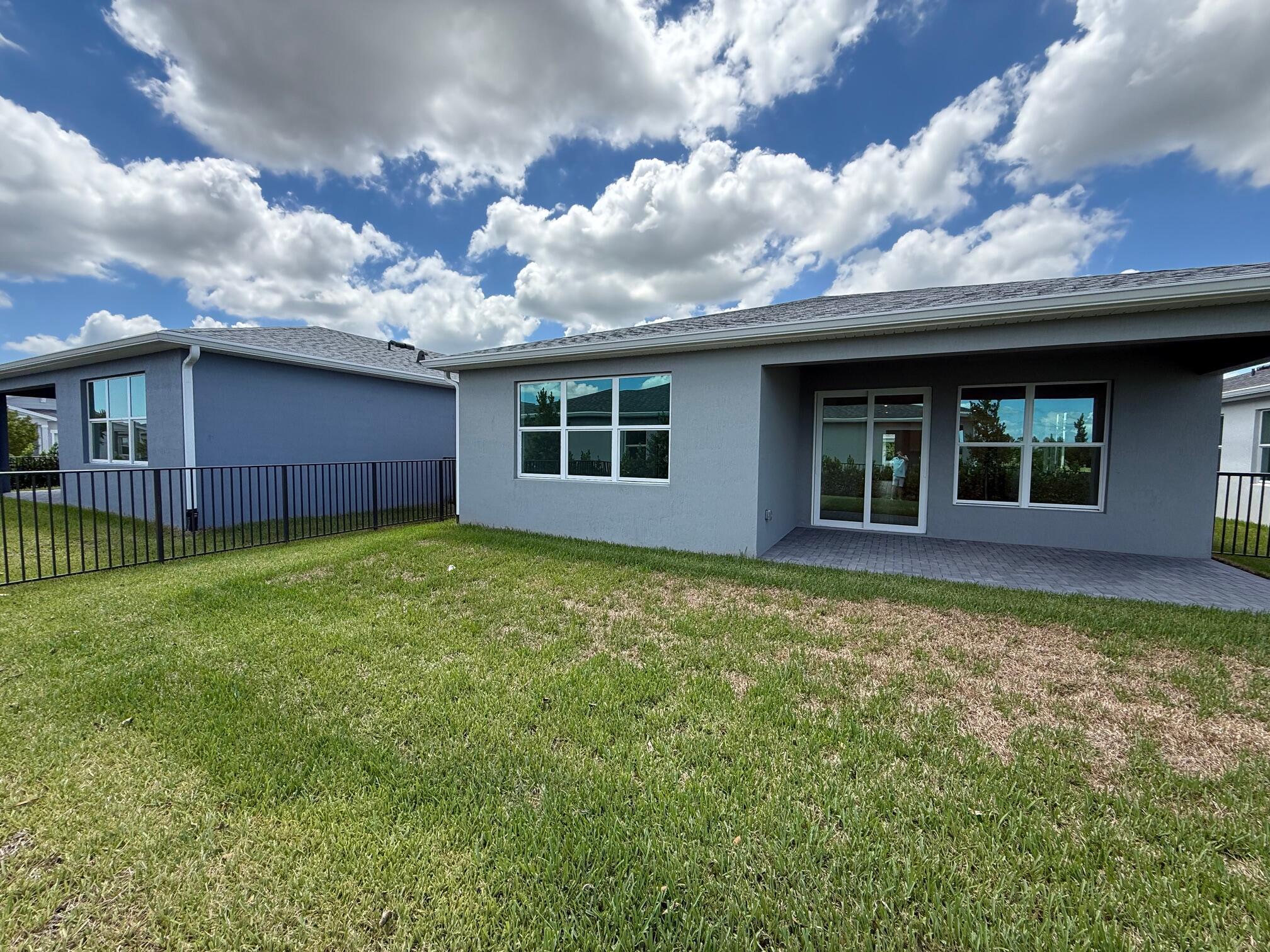 SOUTHERN GROVE PARCEL 28 - Residential Lease