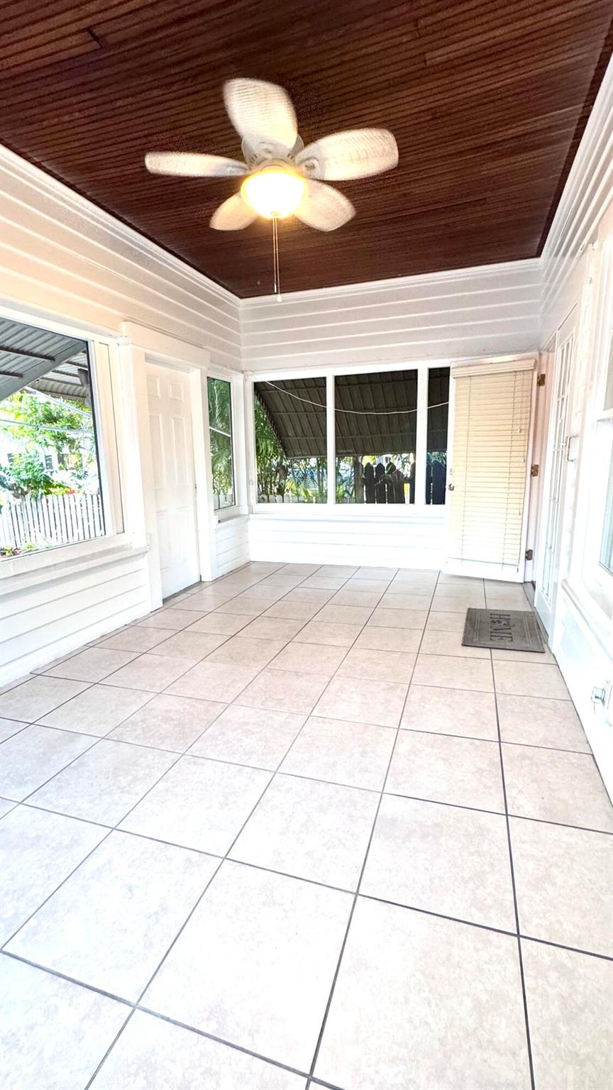 LAKE WORTH TOWN OF - Residential Lease