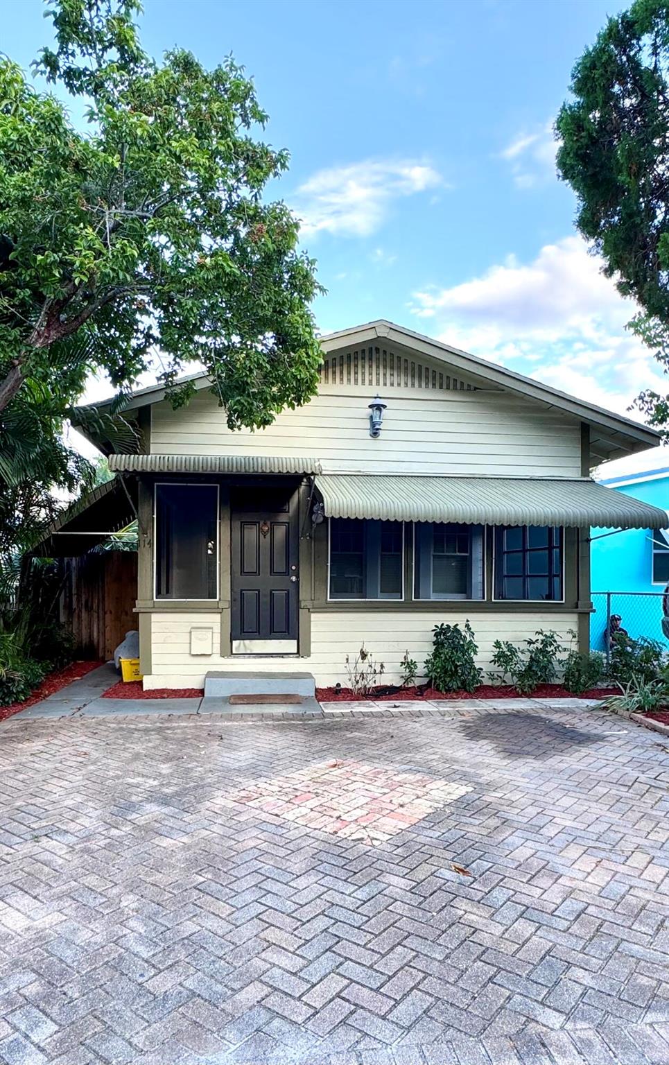 LAKE WORTH TOWN OF - Residential Lease