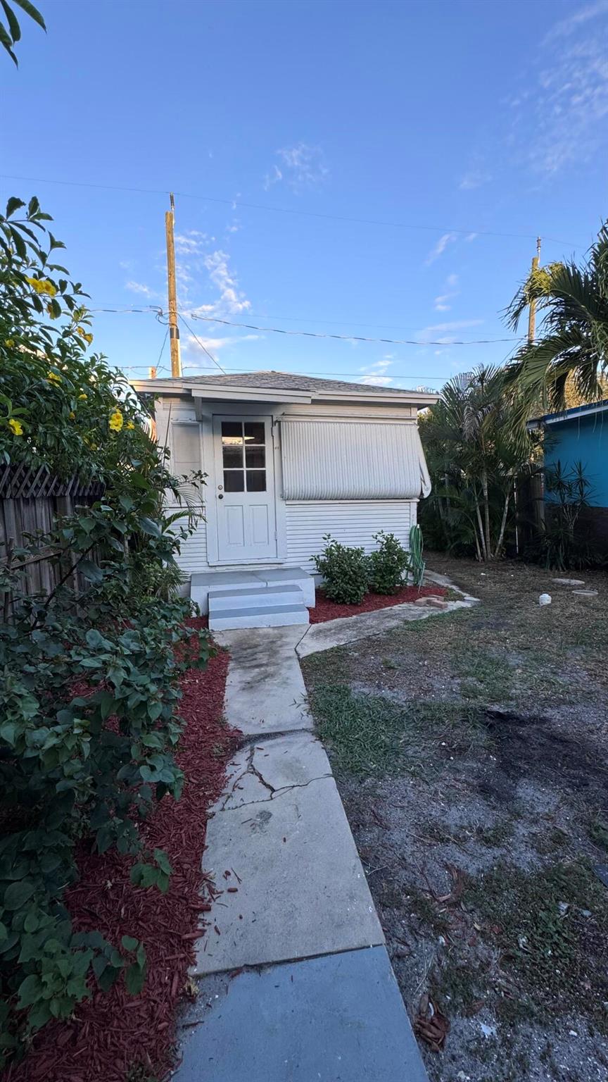 LAKE WORTH TOWN OF - Residential Lease