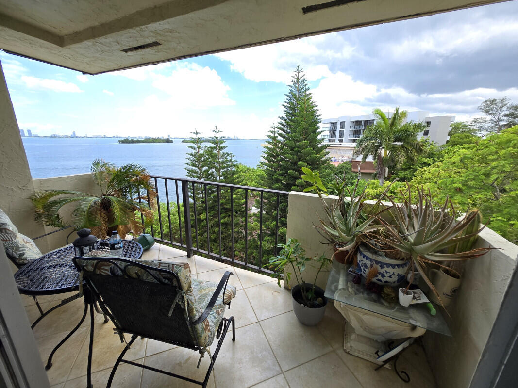 View photos, virtual tours, details... 7795 NE Bayshore Court 502