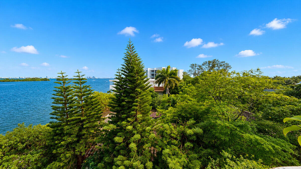 View photos, virtual tours, details... 7795 NE Bayshore Court 502