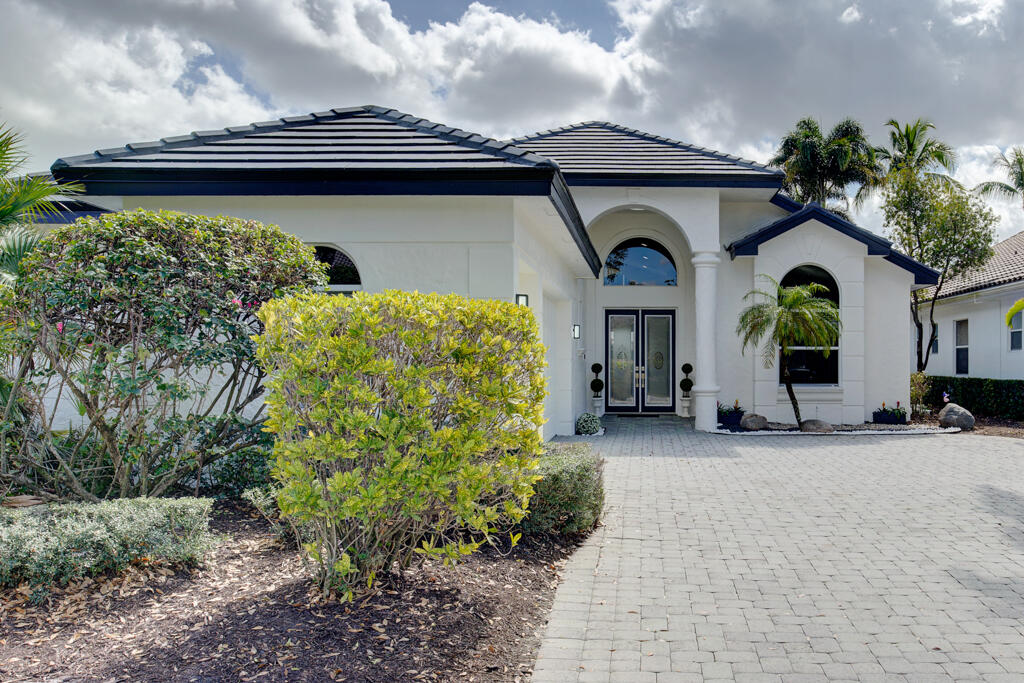 6646 Oakmont Way