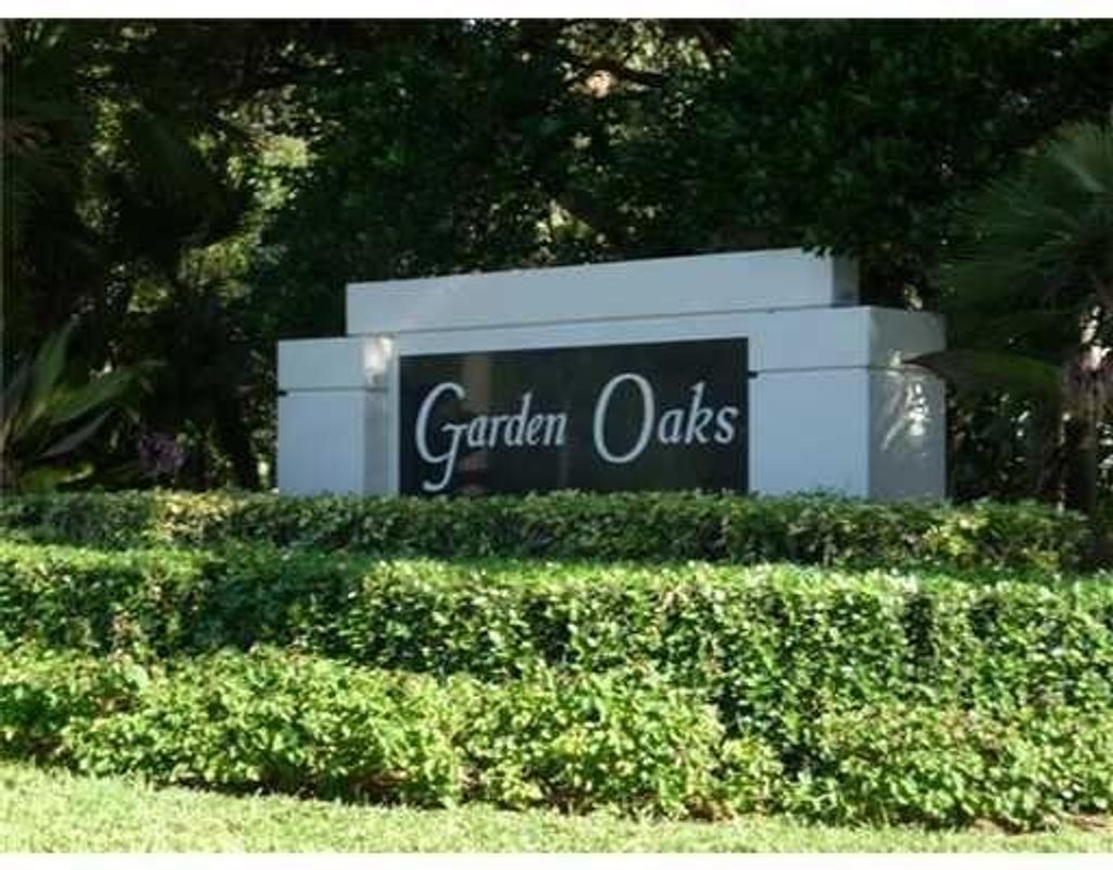 Photo of 4121 Old Oak Drive, Palm Beach Gardens, FL 33410 (MLS # R10949224)