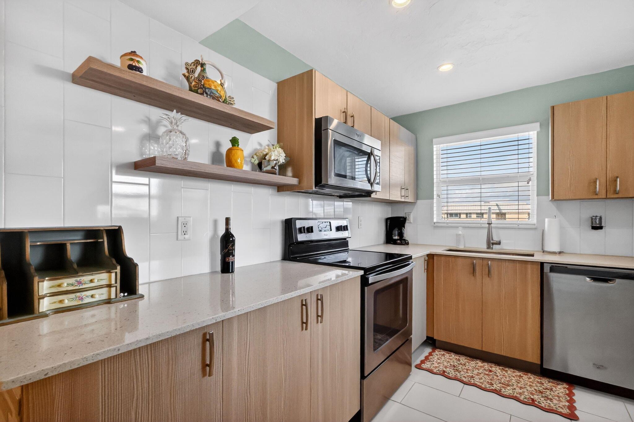 COLONIAL CLUB CONDO SEC 2 - Residential