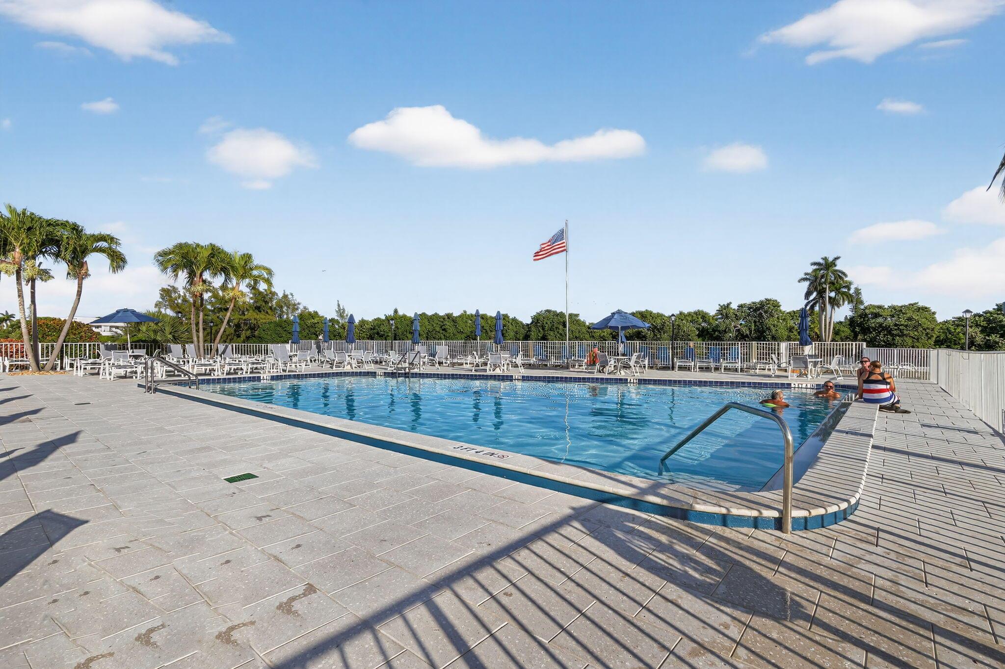 COLONIAL CLUB CONDO SEC 2 - Residential